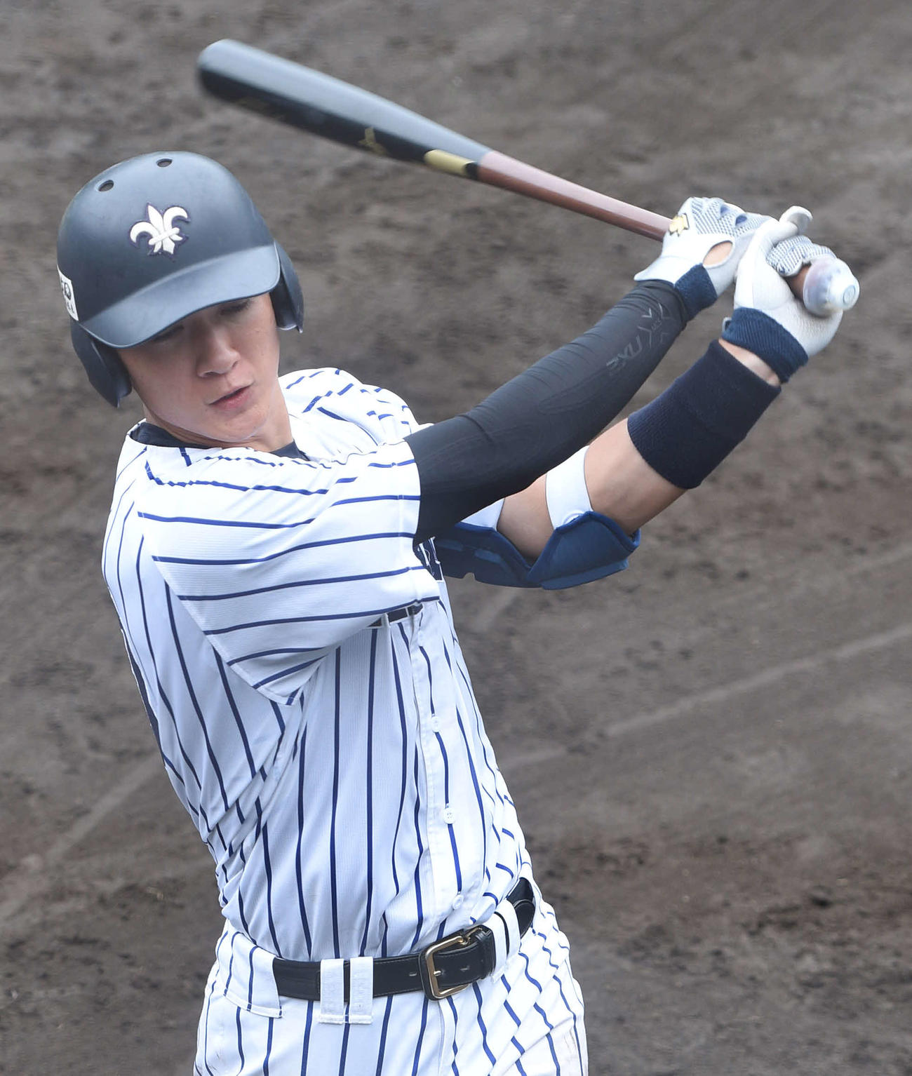 大学日本代表選考合宿でトス打撃をする立大・山田（撮影・柴田隆二）