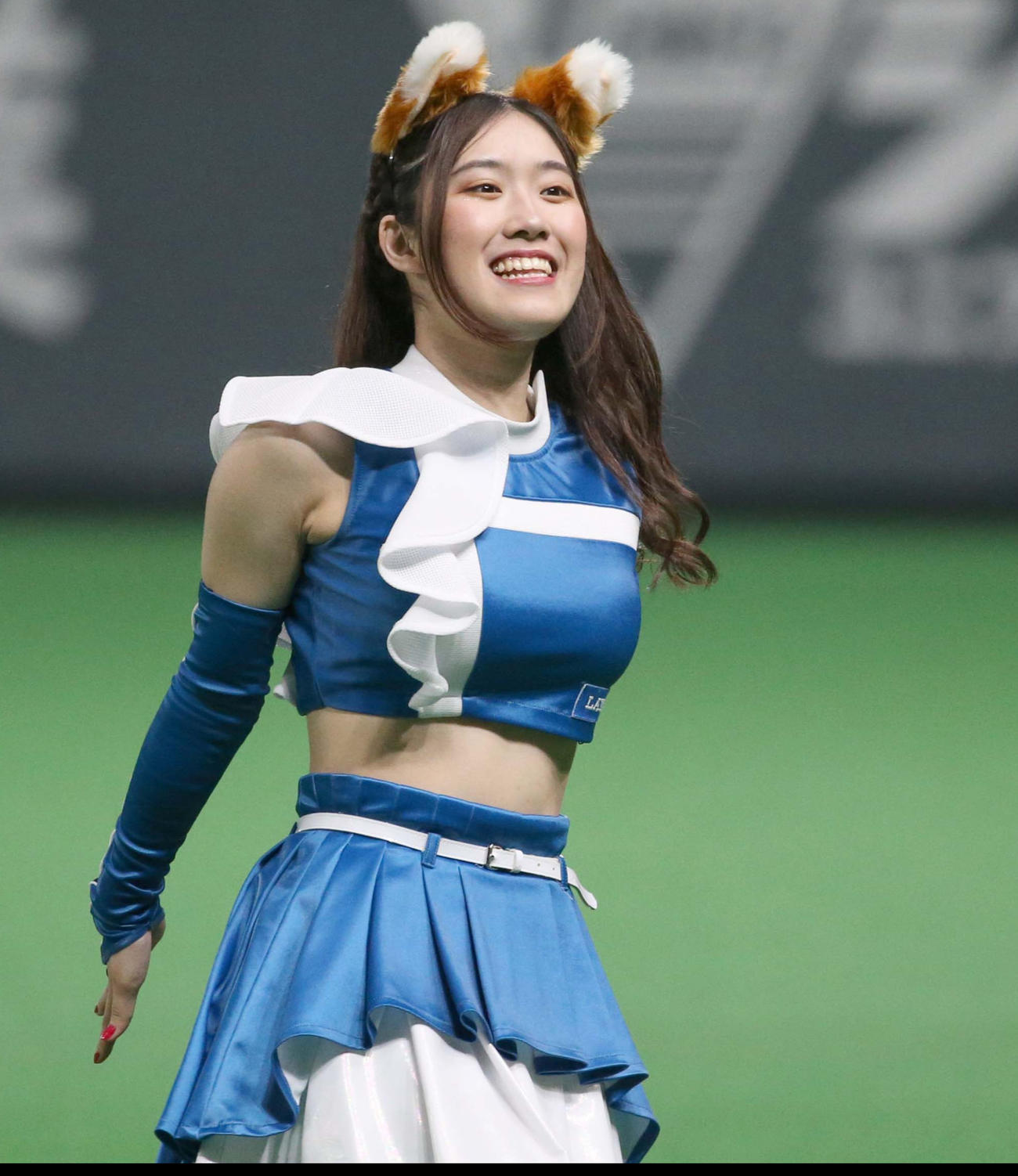 「きつねダンス」を踊るファイターズガール（2022年6月18日撮影）