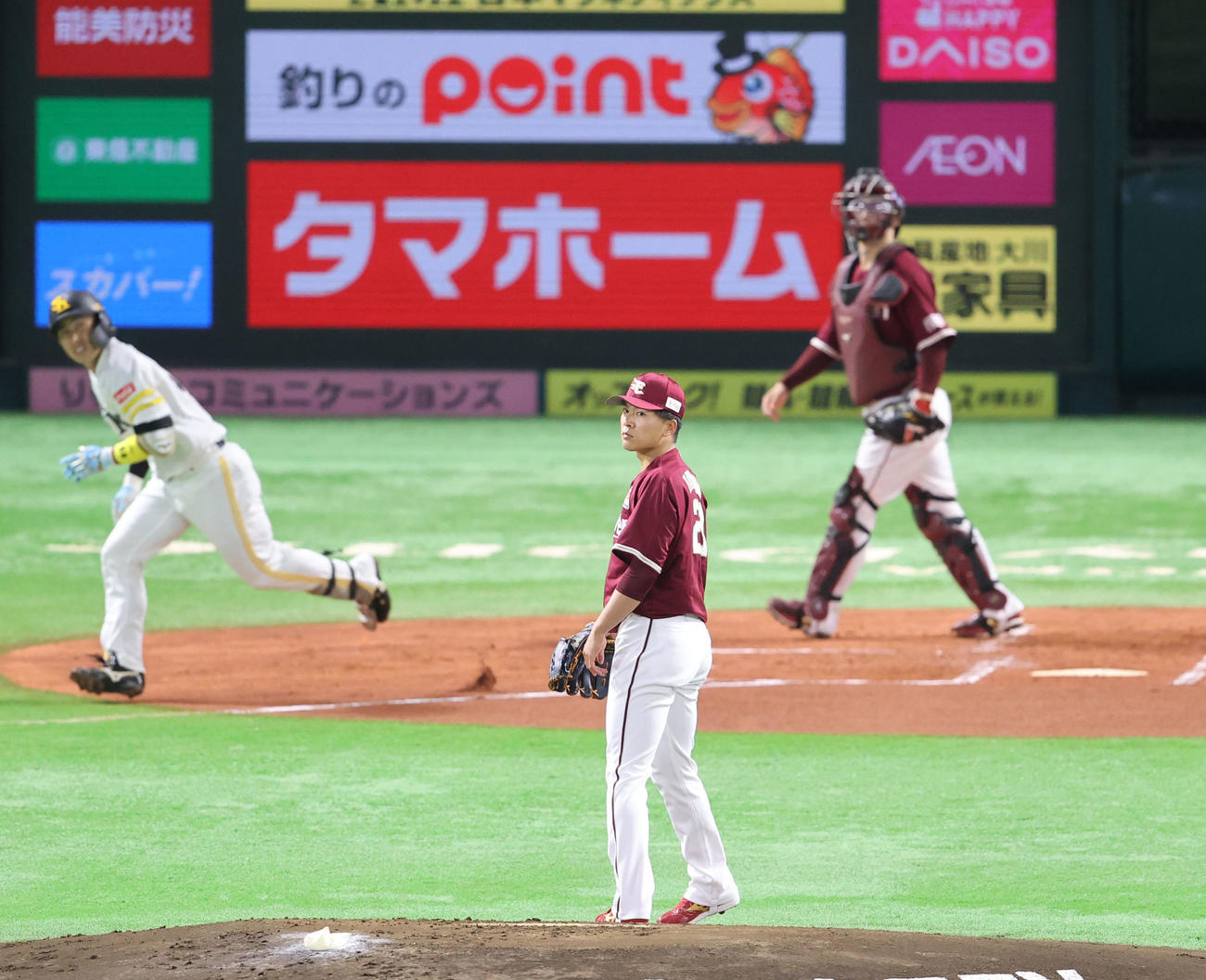 ソフトバンク対楽天　1回裏ソフトバンク無死一塁、野村勇に先制となる2点本塁打を浴びる早川隆久（撮影・梅根麻紀）