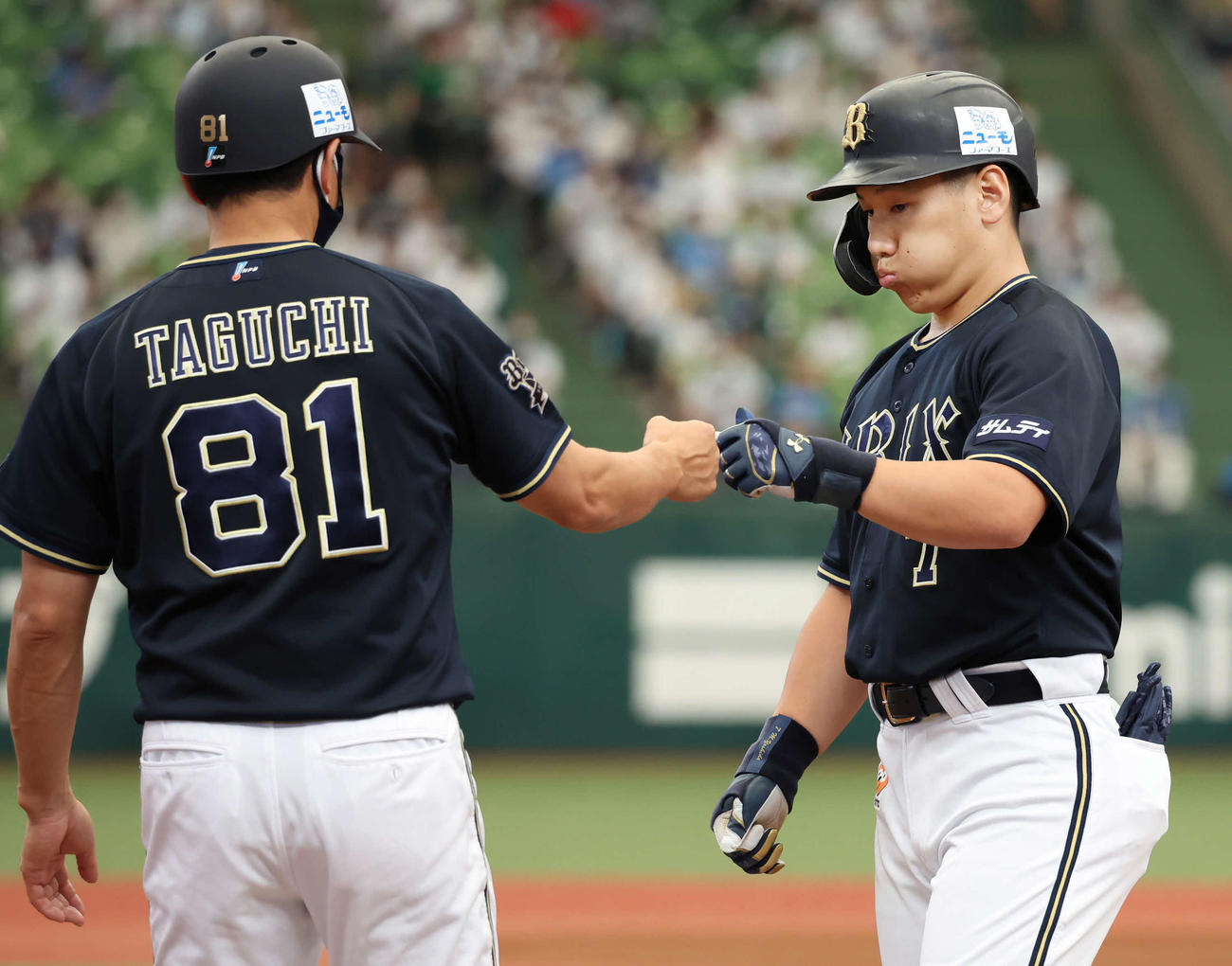 西武対オリックス　1回表オリックス無死一、三塁、吉田正は先制の右前適時打を放つ（撮影・丹羽敏通）