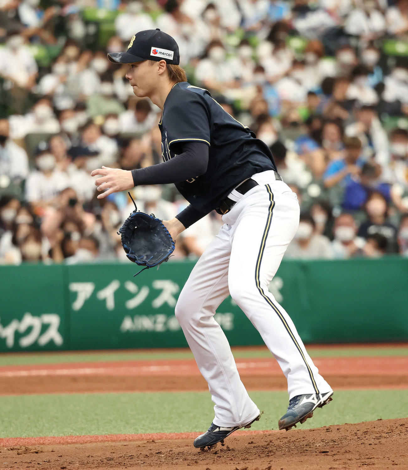 西武対オリックス　力投するオリックス先発山崎（撮影・丹羽敏通）