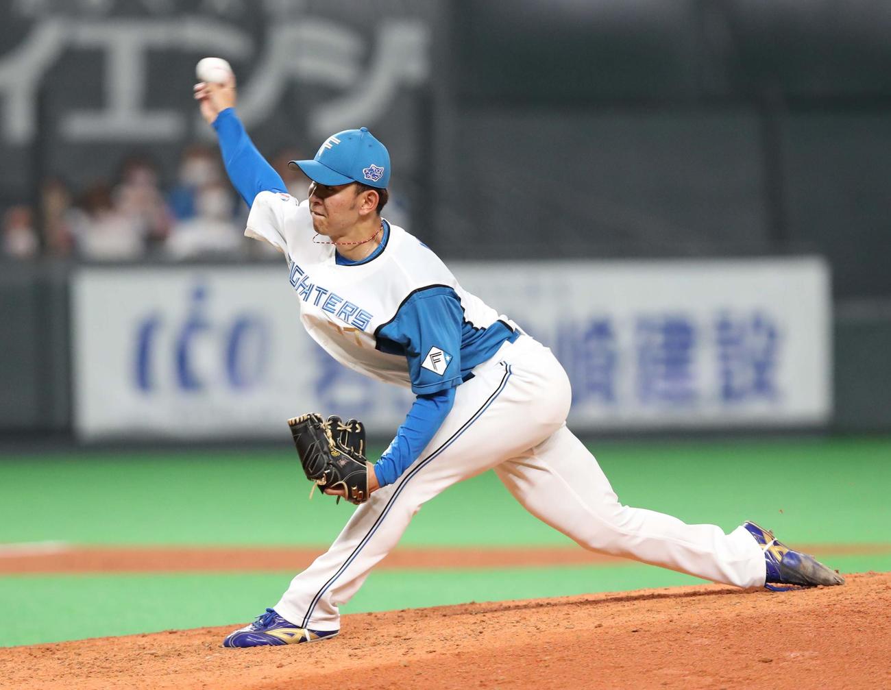 日本ハム対ロッテ　9回に登板の柿木（撮影・黒川智章）