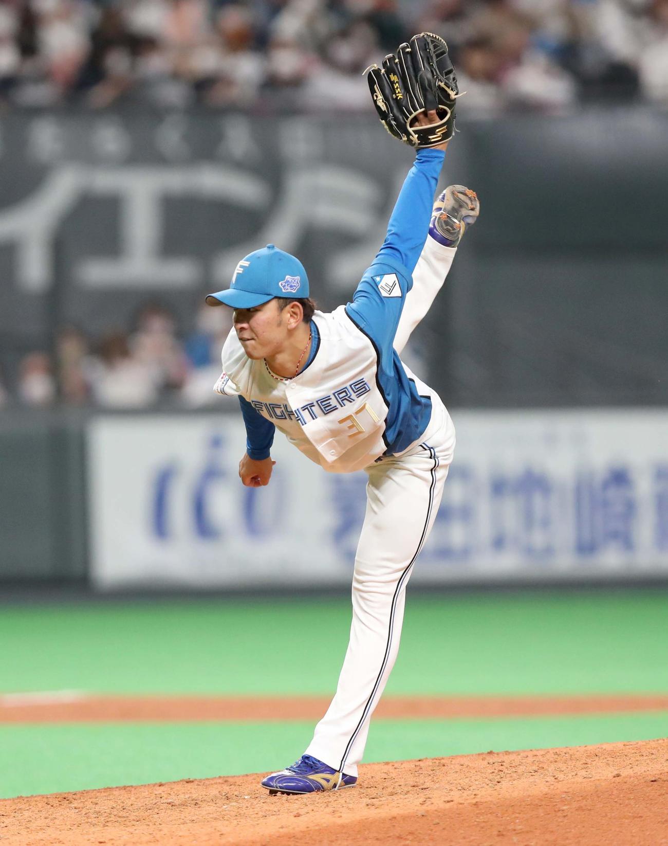 日本ハム対ロッテ　9回に登板の柿木（撮影・黒川智章）