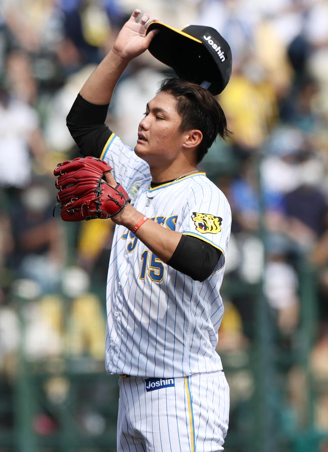 阪神対DeNA 3回、連打を浴びる阪神西純（撮影・上山淳一）