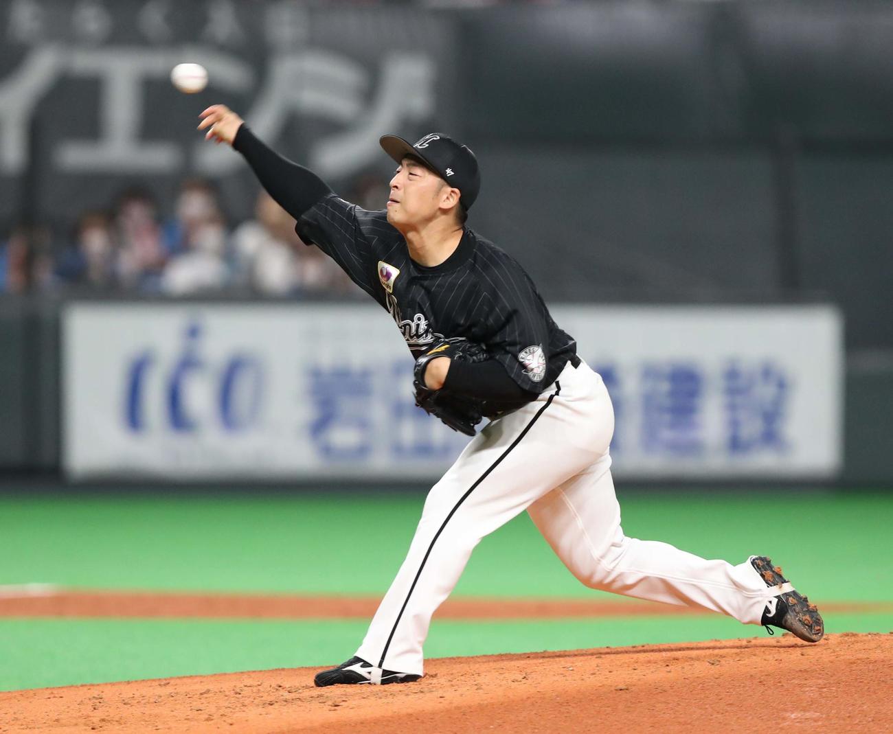 日本ハム対ロッテ　ロッテ先発の美馬（撮影・黒川智章）