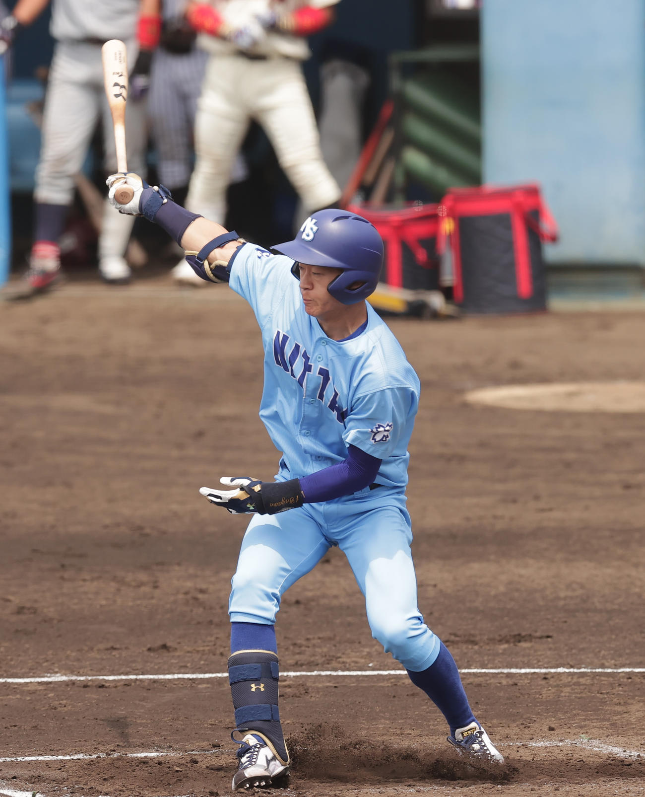 紅白戦　1回表赤組2死一塁、空振り三振に倒れる日体大・矢沢（撮影・野上伸悟）
