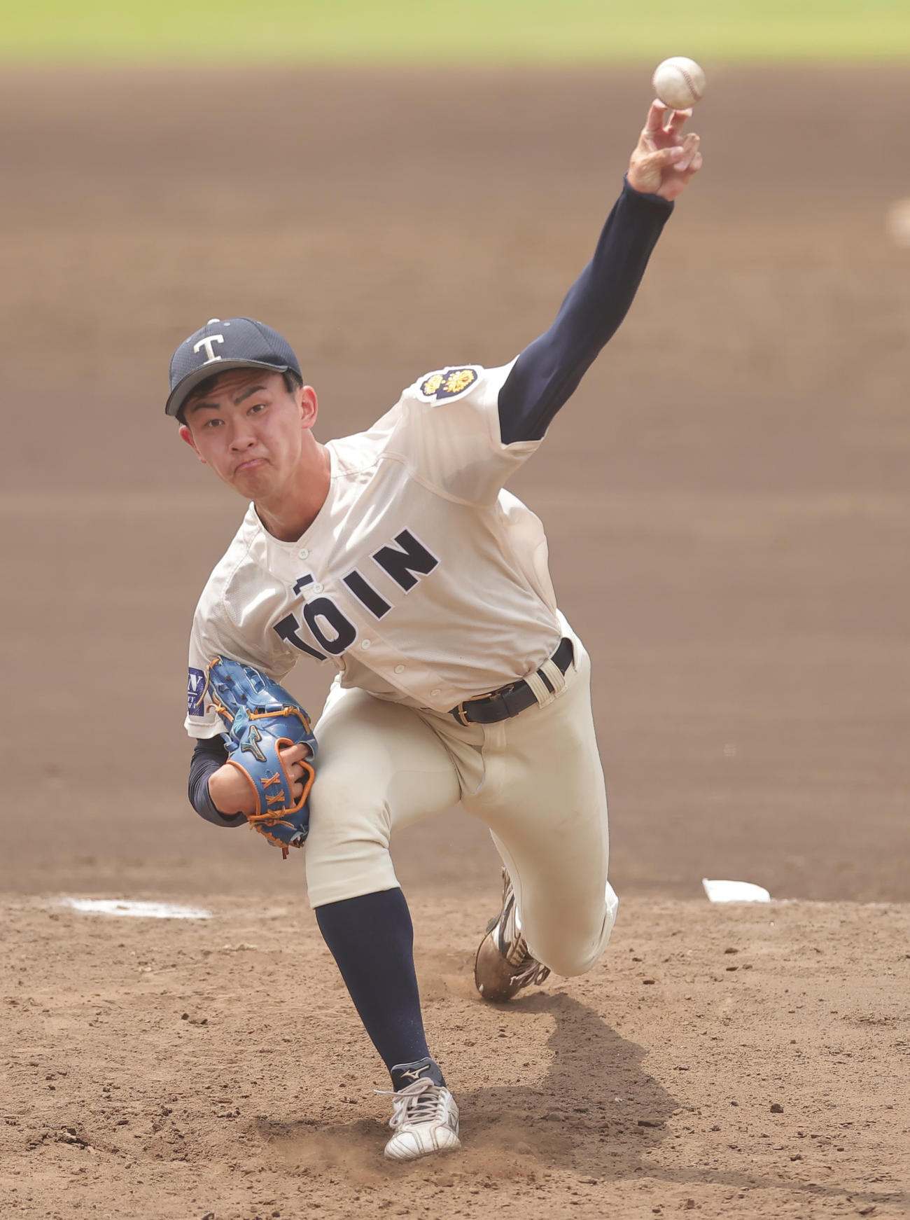 紅白戦で力投する桐蔭横浜大・古謝（撮影・野上伸悟）