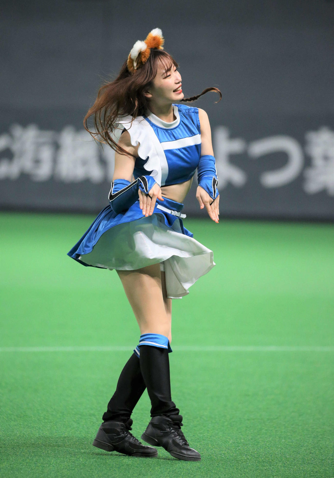 日本ハム　きつねダンスを踊るファイターズガール
