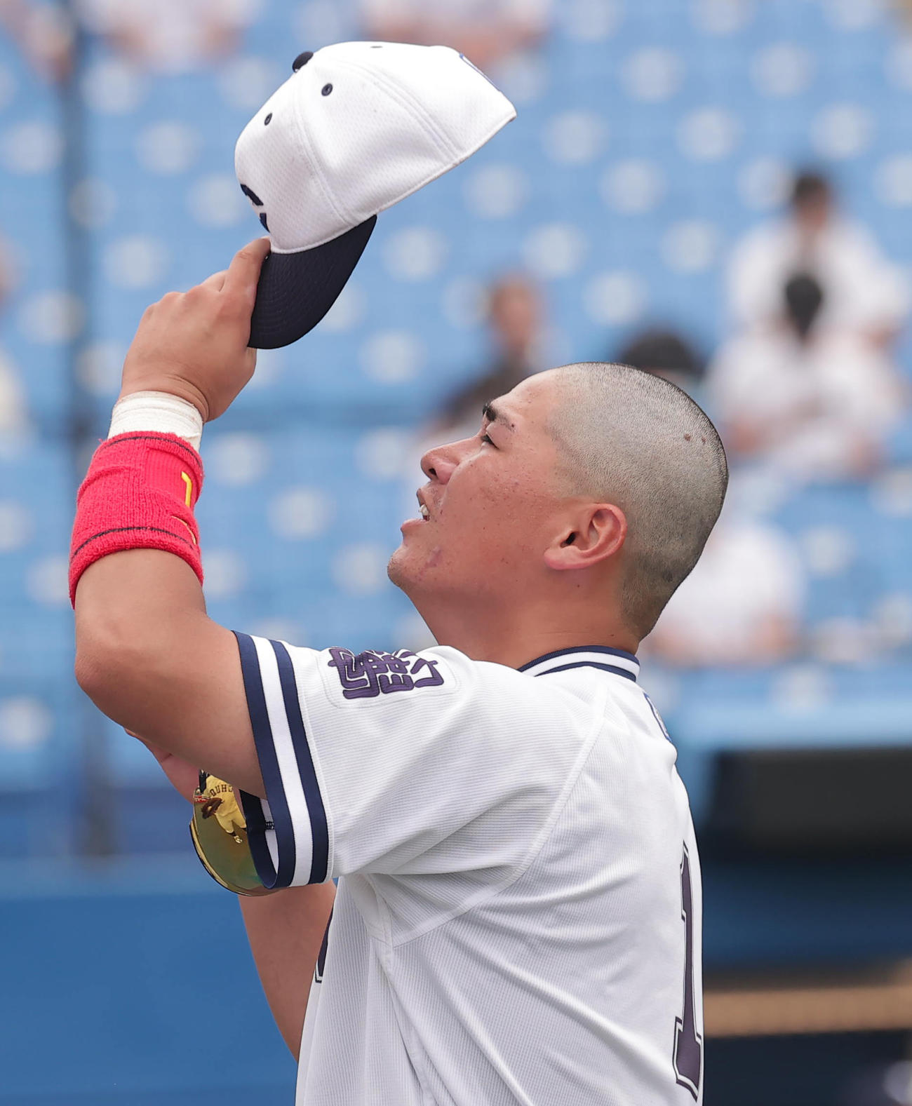 東洋大対中大　敗れた前日の初戦後に五厘の丸刈りに試合に臨んだ中大・北村主将（撮影・野上伸悟）