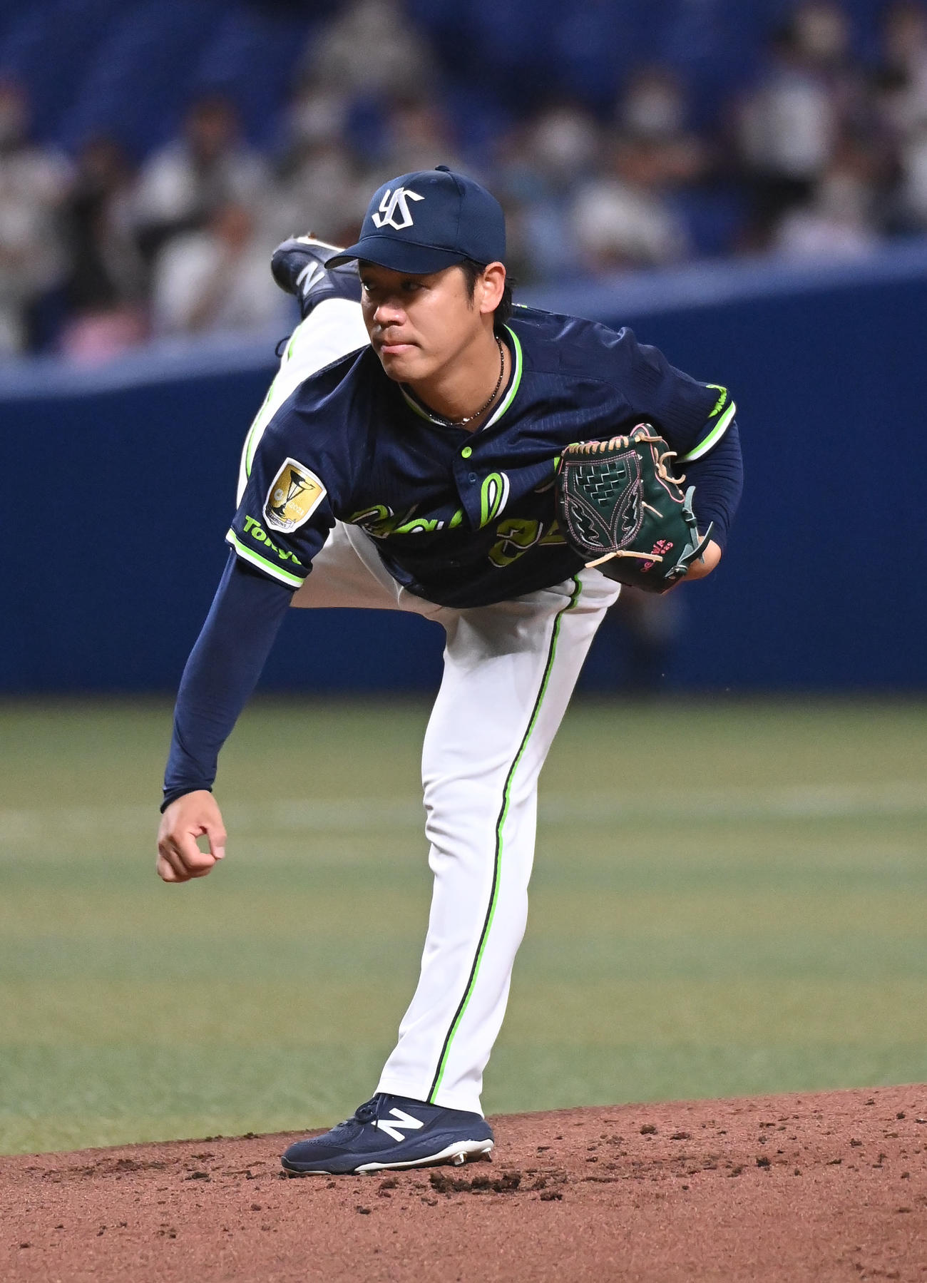 中日対ヤクルト　1回裏、登板するヤクルト先発の小川（撮影・森本幸一）