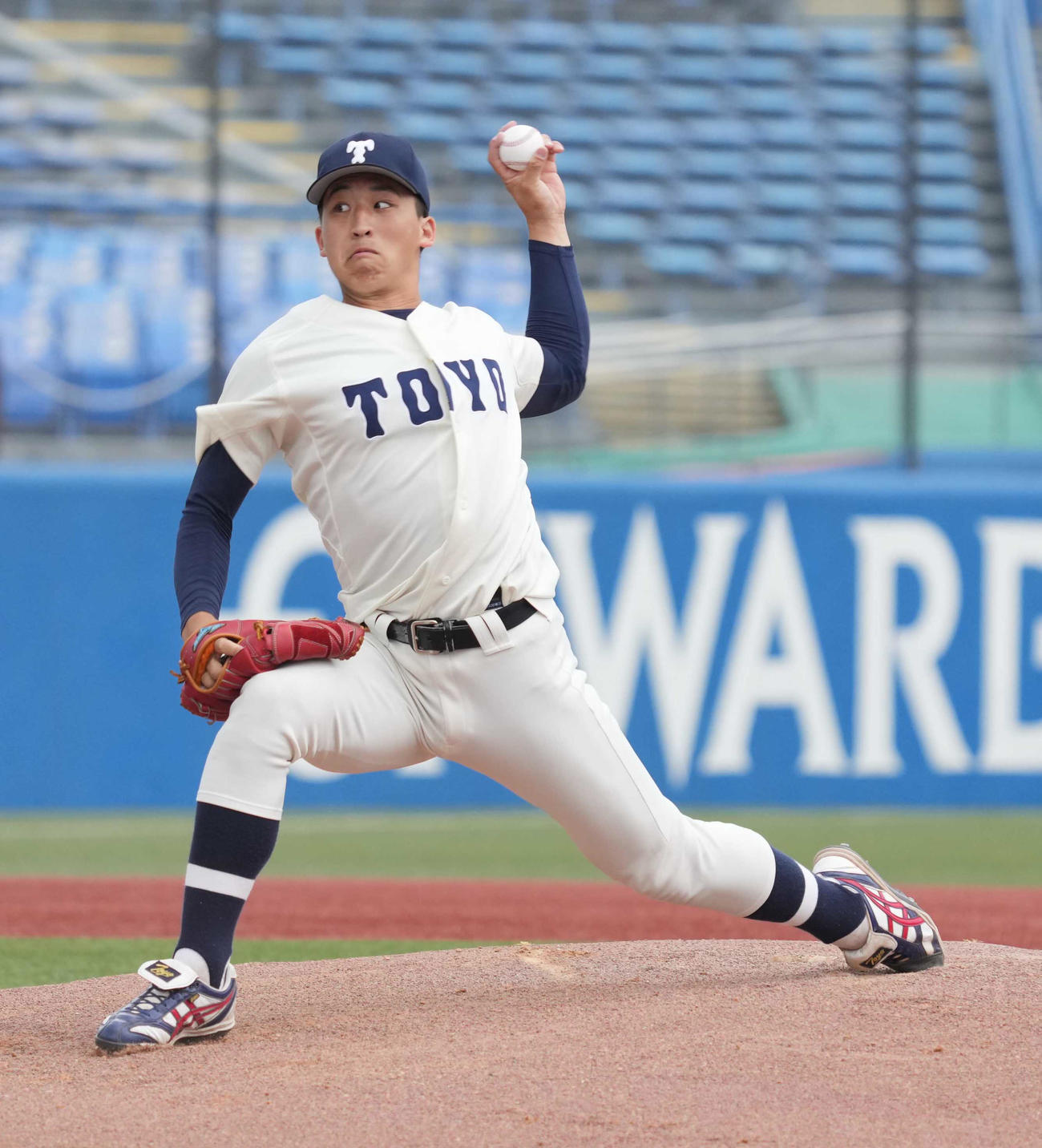 東洋大対中大、力投する東洋大先発の細野（撮影・小沢裕）
