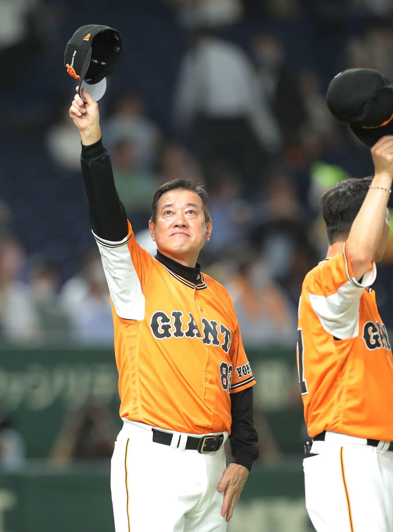 巨人対DeNA DeNAに勝利し、観客席にあいさつする巨人原監督（撮影・河田真司）
