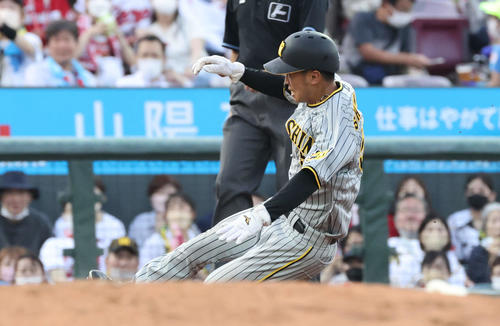 3回表阪神1死二塁、打者近本の時、島田は三盗を決める（撮影・加藤孝規）