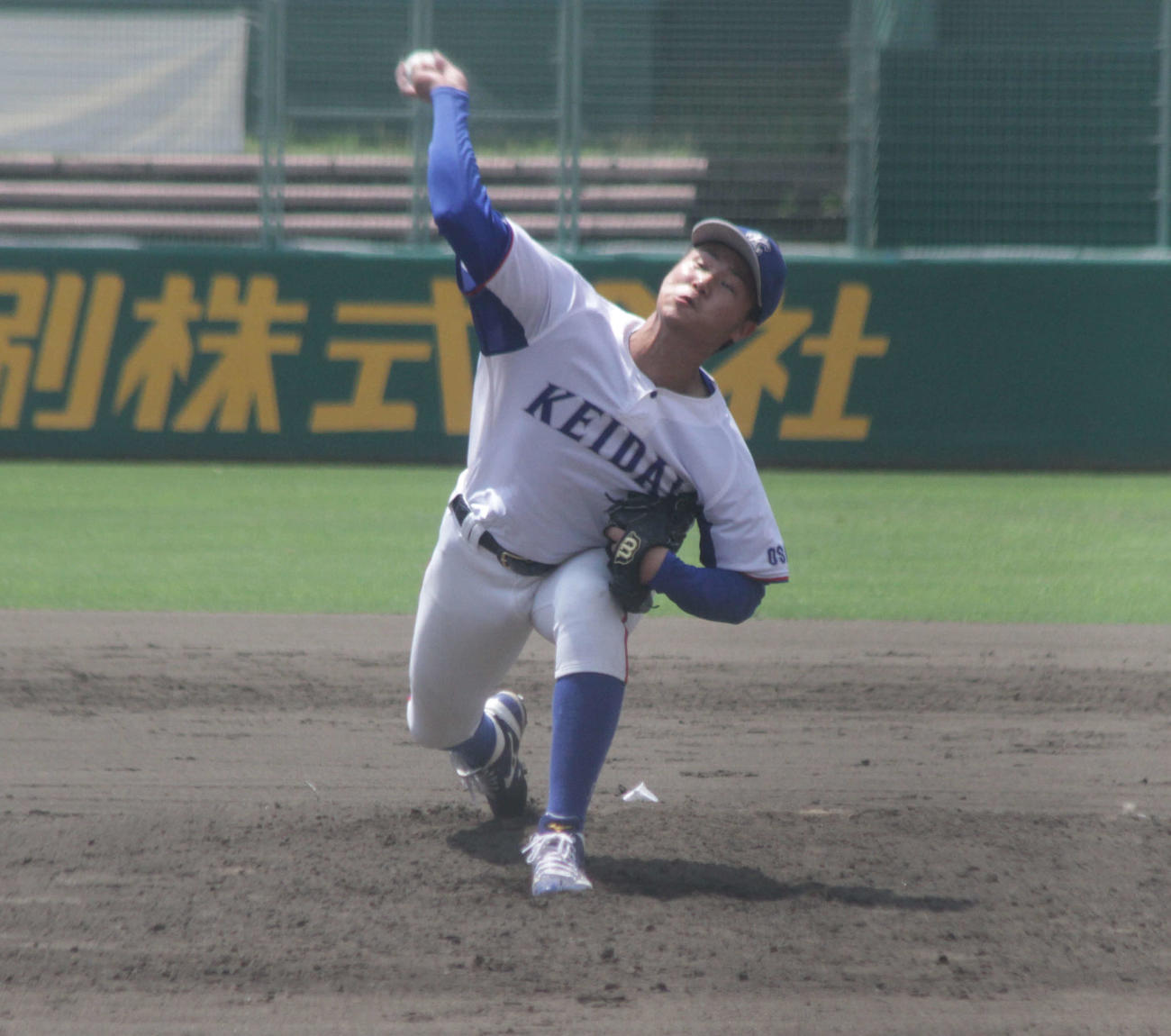 大経大の才木海翔投手が先発し、立ち上がりから力投した