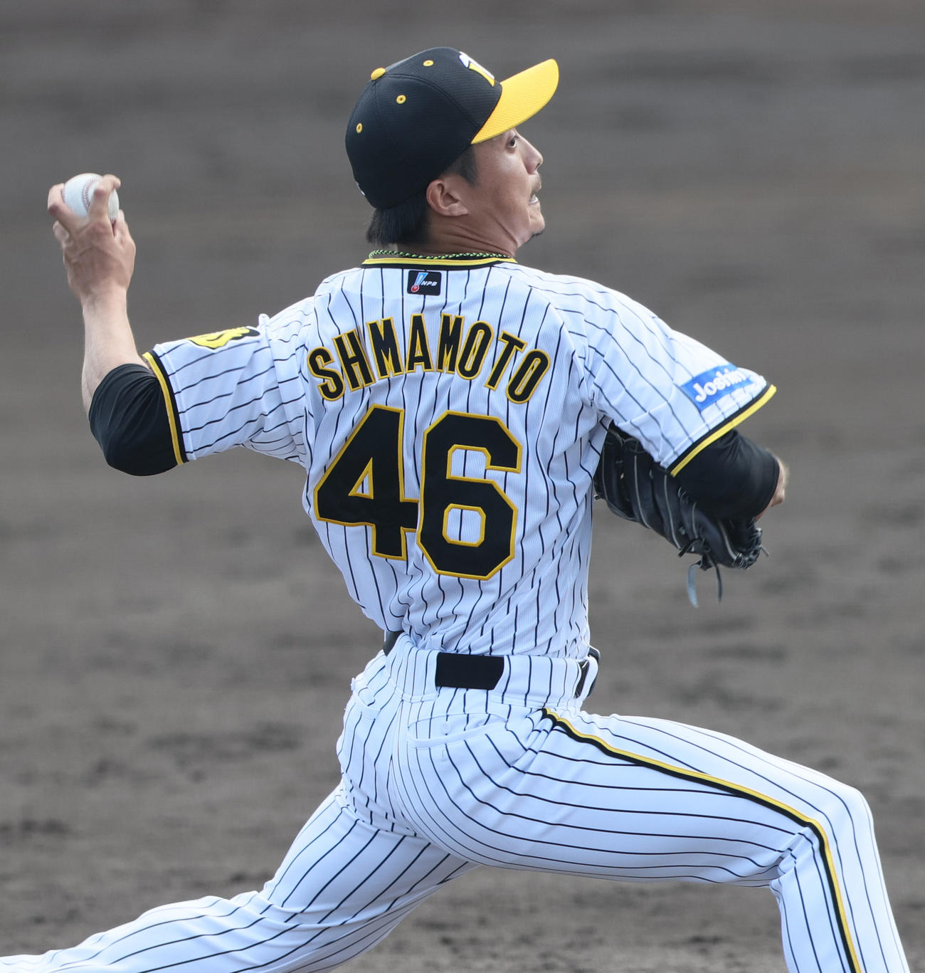阪神対広島　8回、力投する阪神島本（撮影・上山淳一）