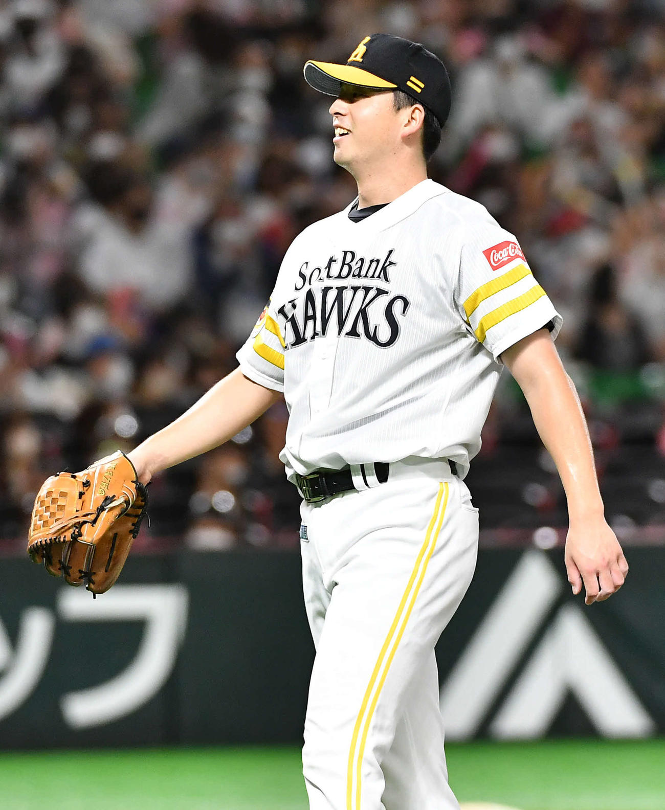 ソフトバンク対日本ハム　完封勝利を挙げ、笑顔を見せる大関（撮影・岩下翔太）