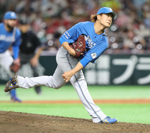 ソフトバンク対日本ハム　7回裏から登板した福田（撮影・屋方直哉）