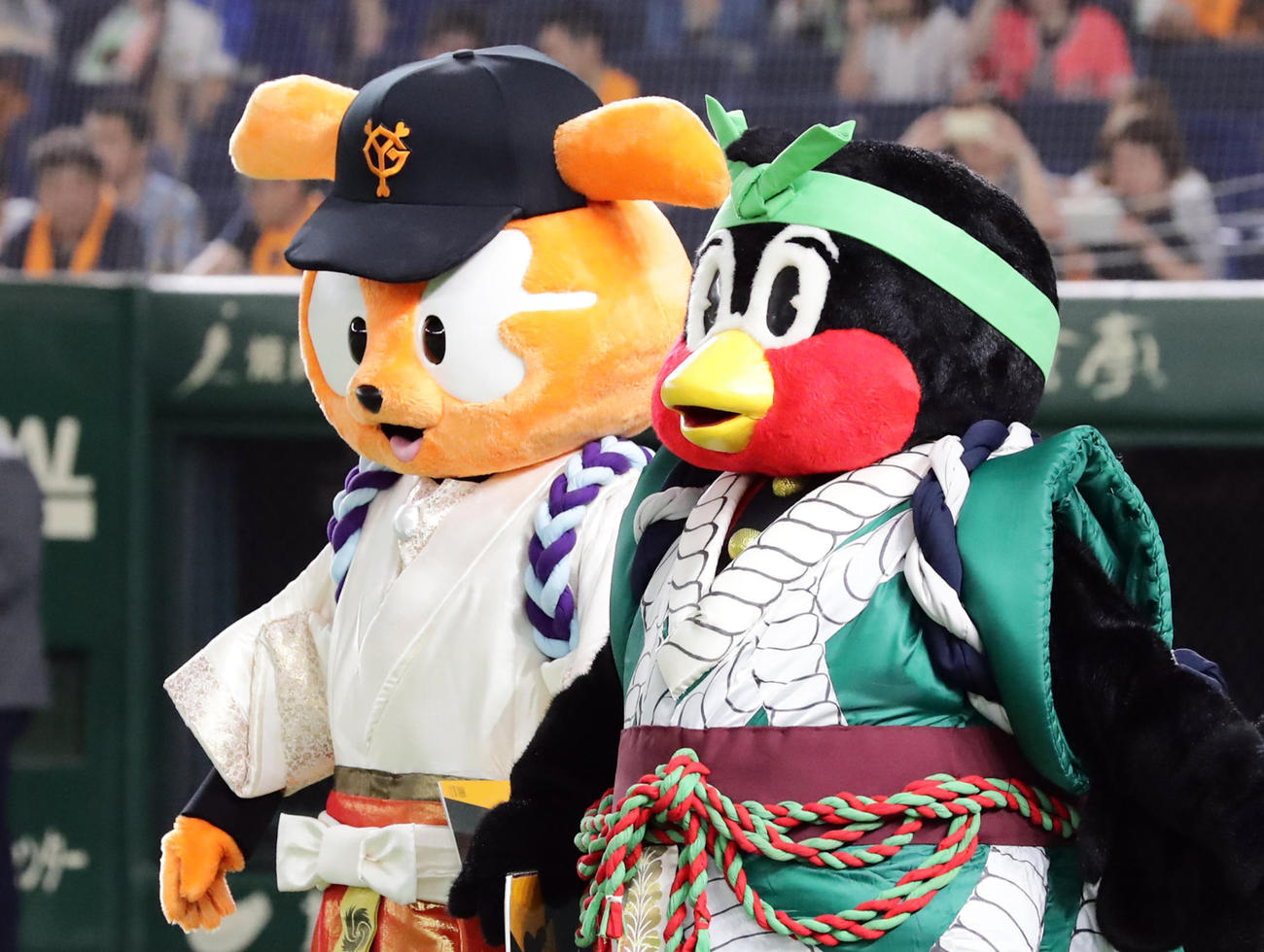 つば九郎とジャビット（2018年6月撮影）