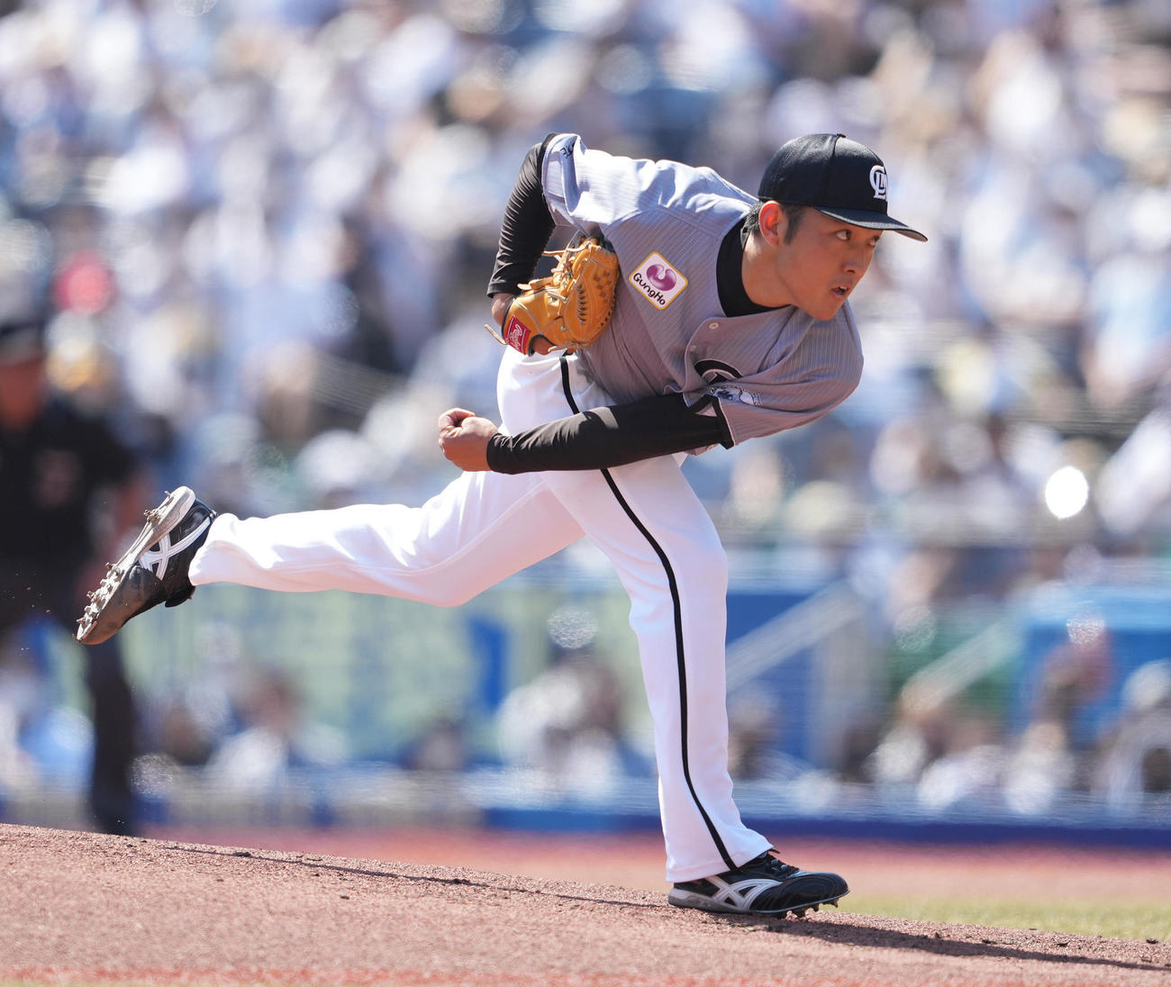 ロッテ対オリックス　先発し力投するロッテ佐藤奨（撮影・鈴木みどり）