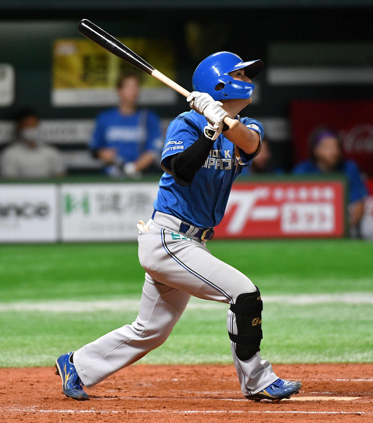 ソフトバンク対日本ハム　8回表日本ハム無死、上川畑は右中間へ同点ソロ本塁打を放つ（撮影・岩下翔太）
