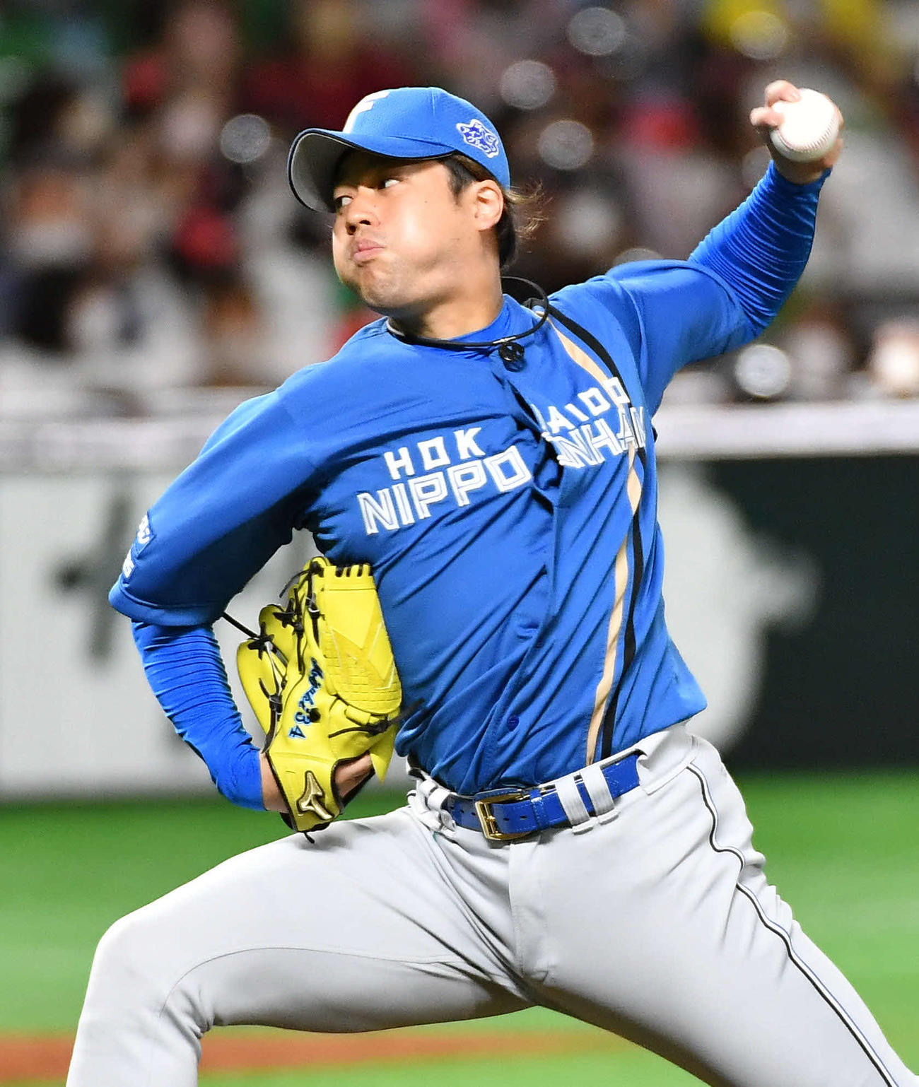 ソフトバンク対日本ハム　延長10回裏ソフトバンク2死二、三塁から登板した、日本ハム7番手の堀（撮影・岩下翔太）