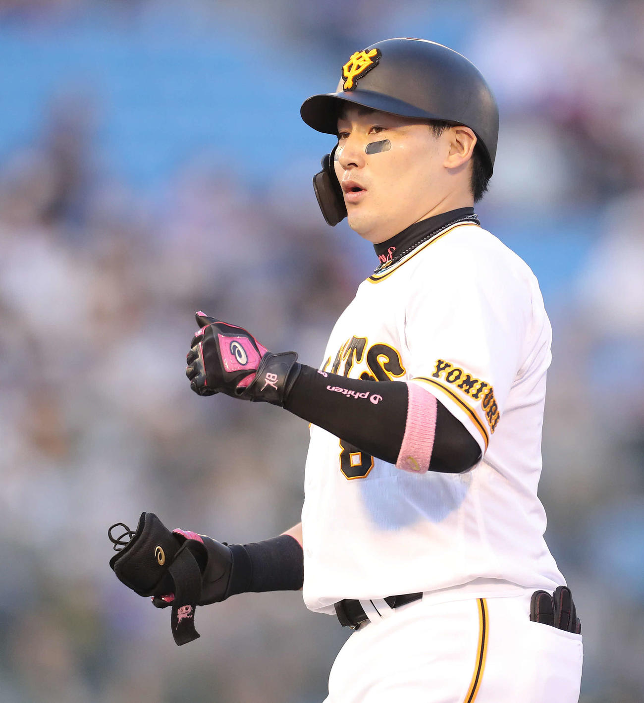 巨人対中日　3回裏巨人1死、左前打を放ち出塁する（撮影・河田真司）