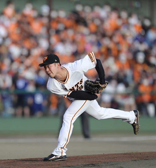 巨人対中日　巨人先発の山崎伊（撮影・河田真司）