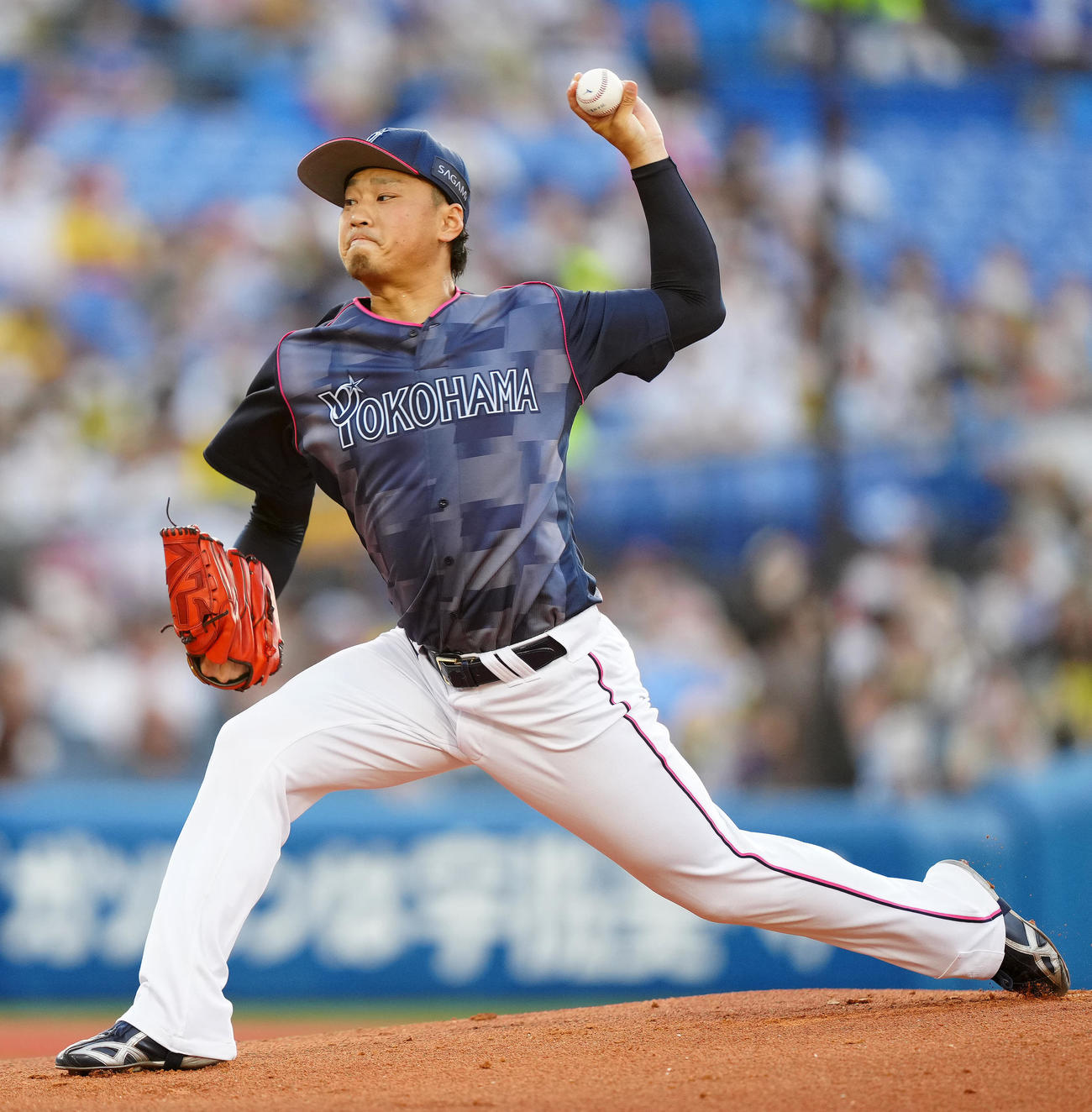 DeNA対阪神　力投するDeNA先発の石田（撮影・江口和貴）