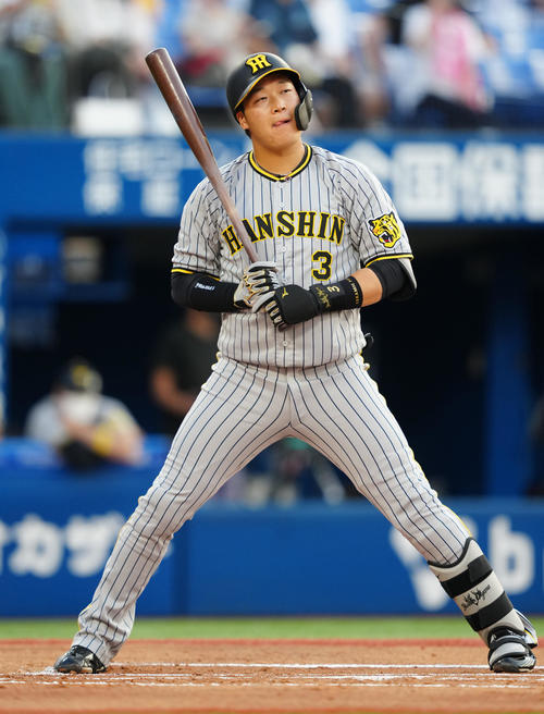 DeNA対阪神　1回表阪神2死一、二塁、見逃しの三振に倒れる大山（撮影・江口和貴）