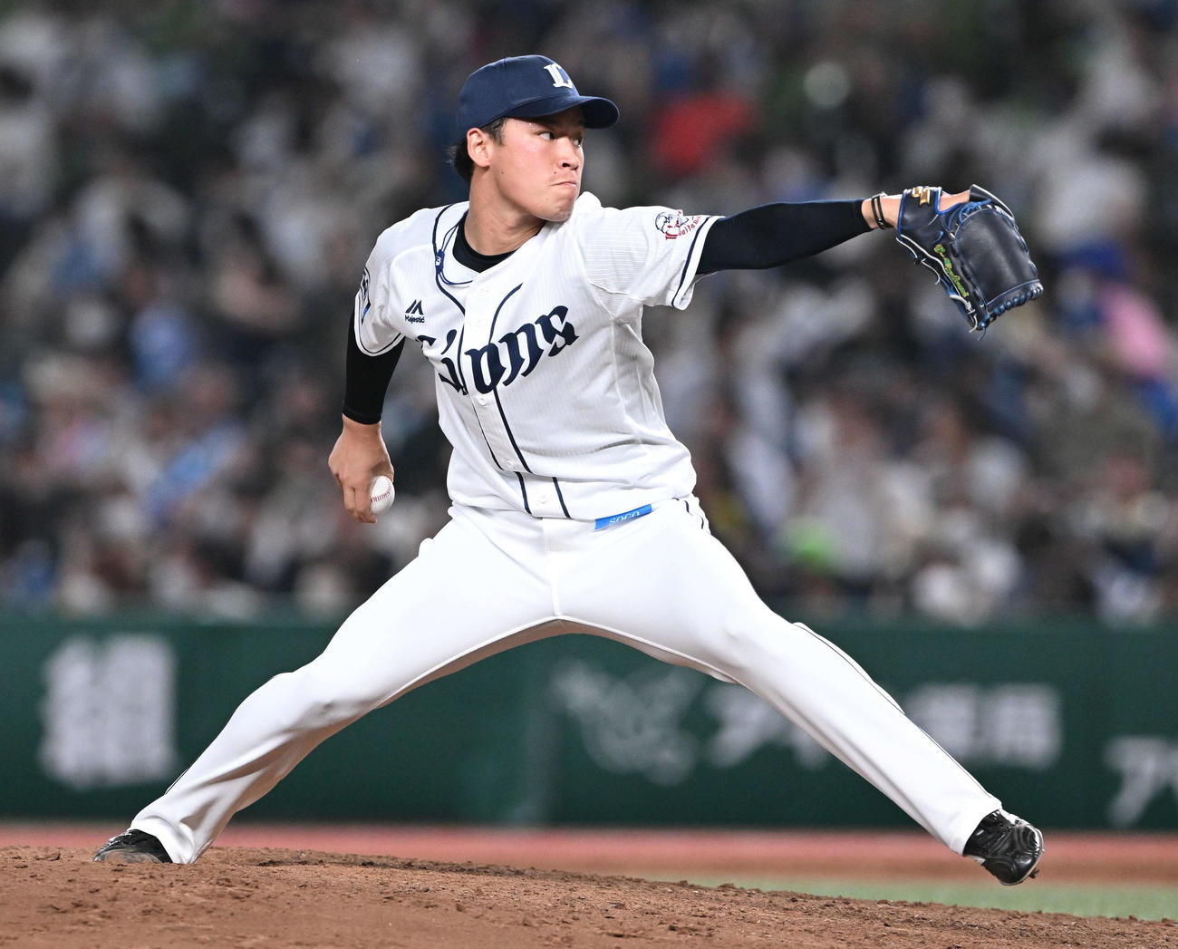 西武3番手で登板する水上由伸（撮影・滝沢徹郎）