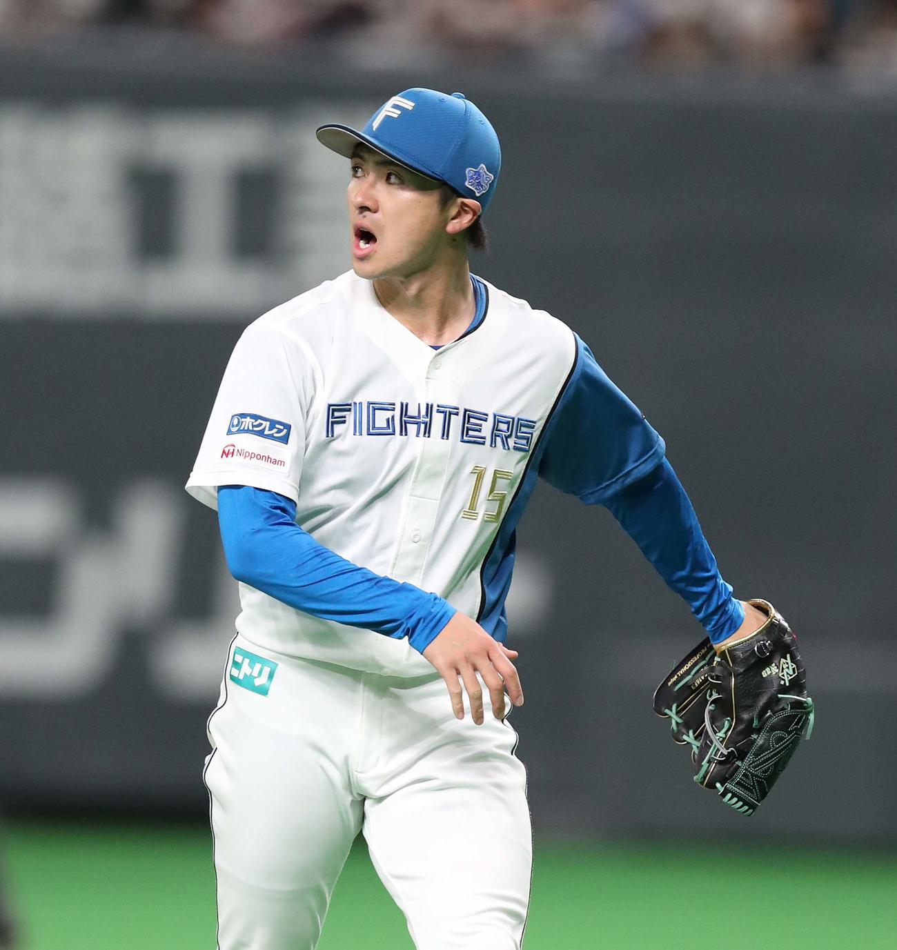 日本ハム対オリックス　4回表オリックス2死満塁、宗を三振にとり叫ぶ上沢（撮影・黒川智章）