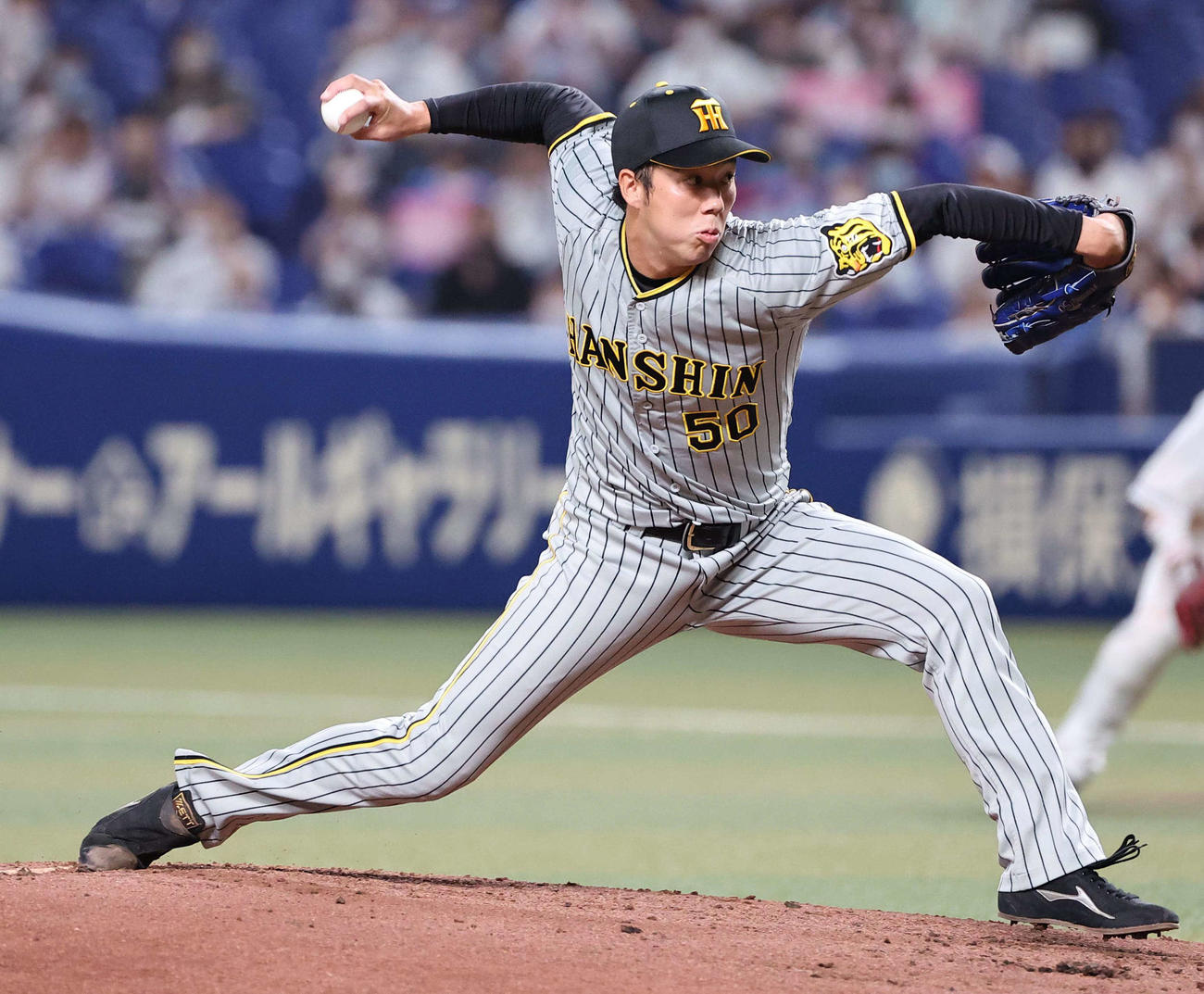 中日対阪神　力投する阪神先発の青柳（撮影・上田博志）