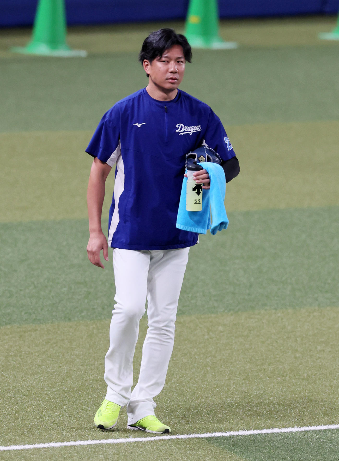 中日対阪神　グラウンドで厳しい表情を見せた大野雄大（撮影・加藤哉）