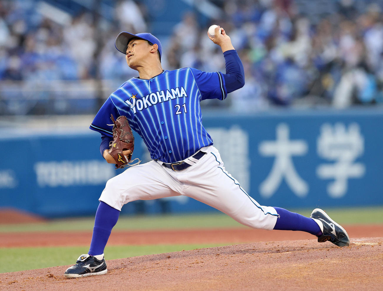 ヤクルト対DeNA　力投するDeNA先発の今永（撮影・鈴木正人）