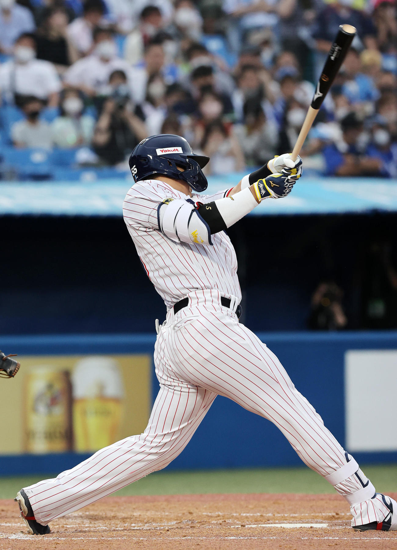 ヤクルト対DeNA 2回裏ヤクルト無死、村上は中前安打を放つ（撮影・鈴木正人）