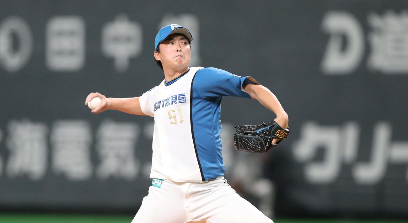 9回に登板の日本ハム石川直也（撮影・黒川智章）
