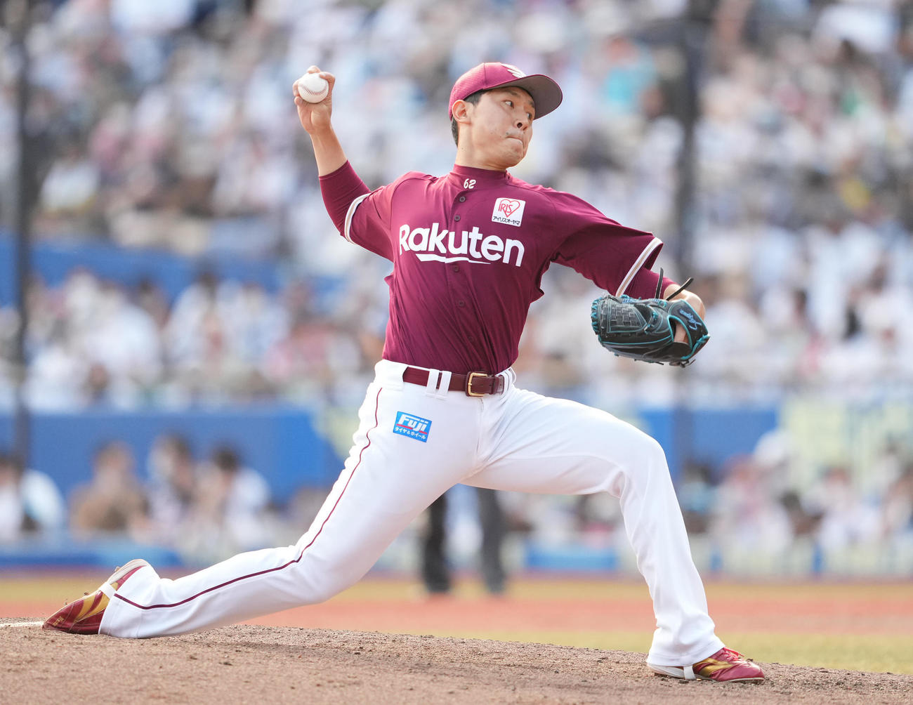ロッテ対楽天　7回裏途中から2番手で登板した楽天西口（撮影・鈴木みどり）
