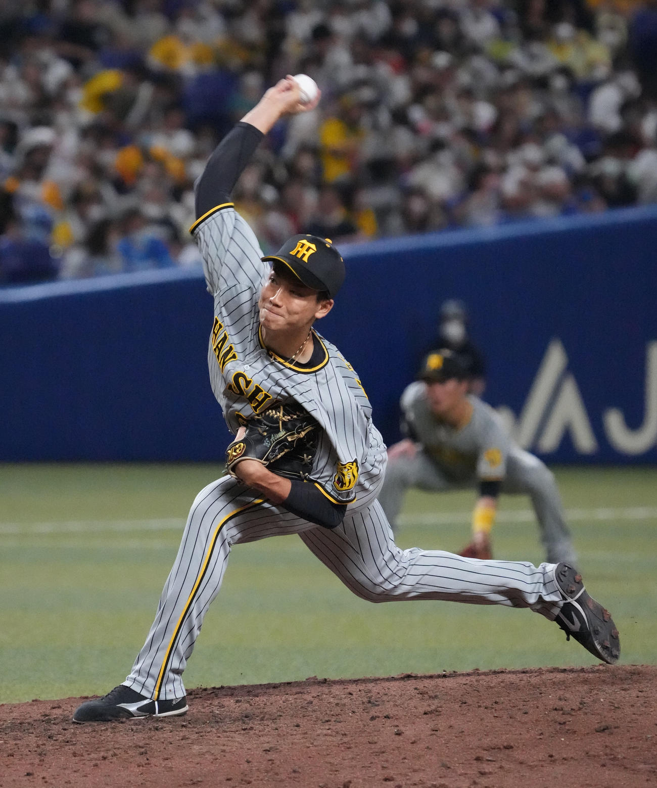 中日対阪神　8回裏、阪神2番手で登板する湯浅（撮影・森本幸一）