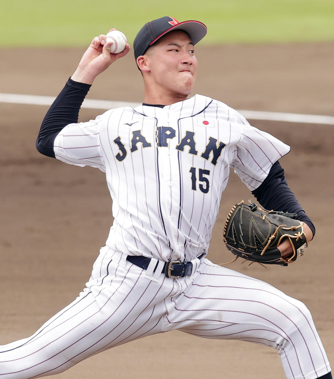 大学日本代表対東芝　力投する大学日本代表先発の専大・菊地（撮影・野上伸悟）