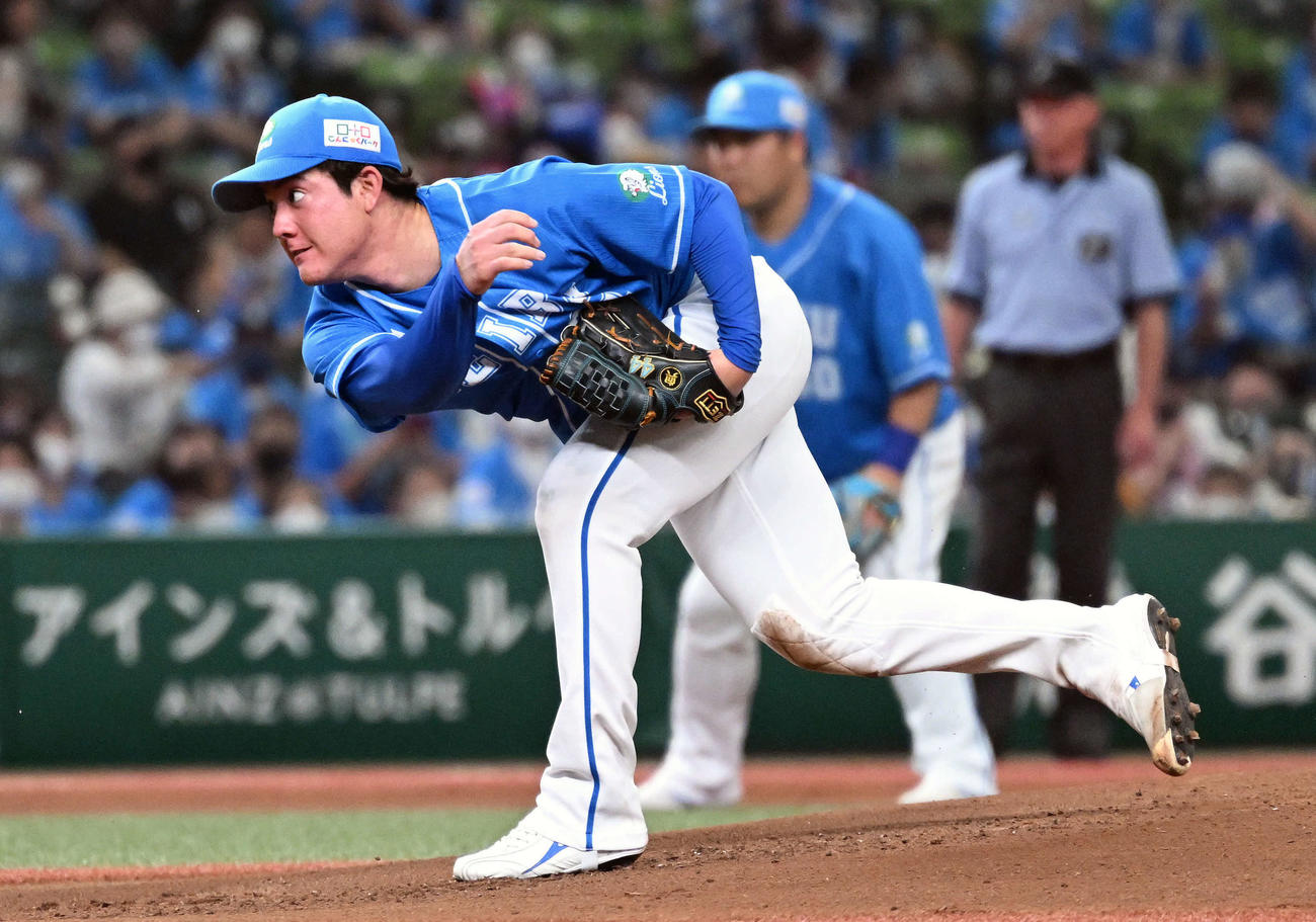 西武対ソフトバンク　西武先発の与座（撮影・滝沢徹郎）