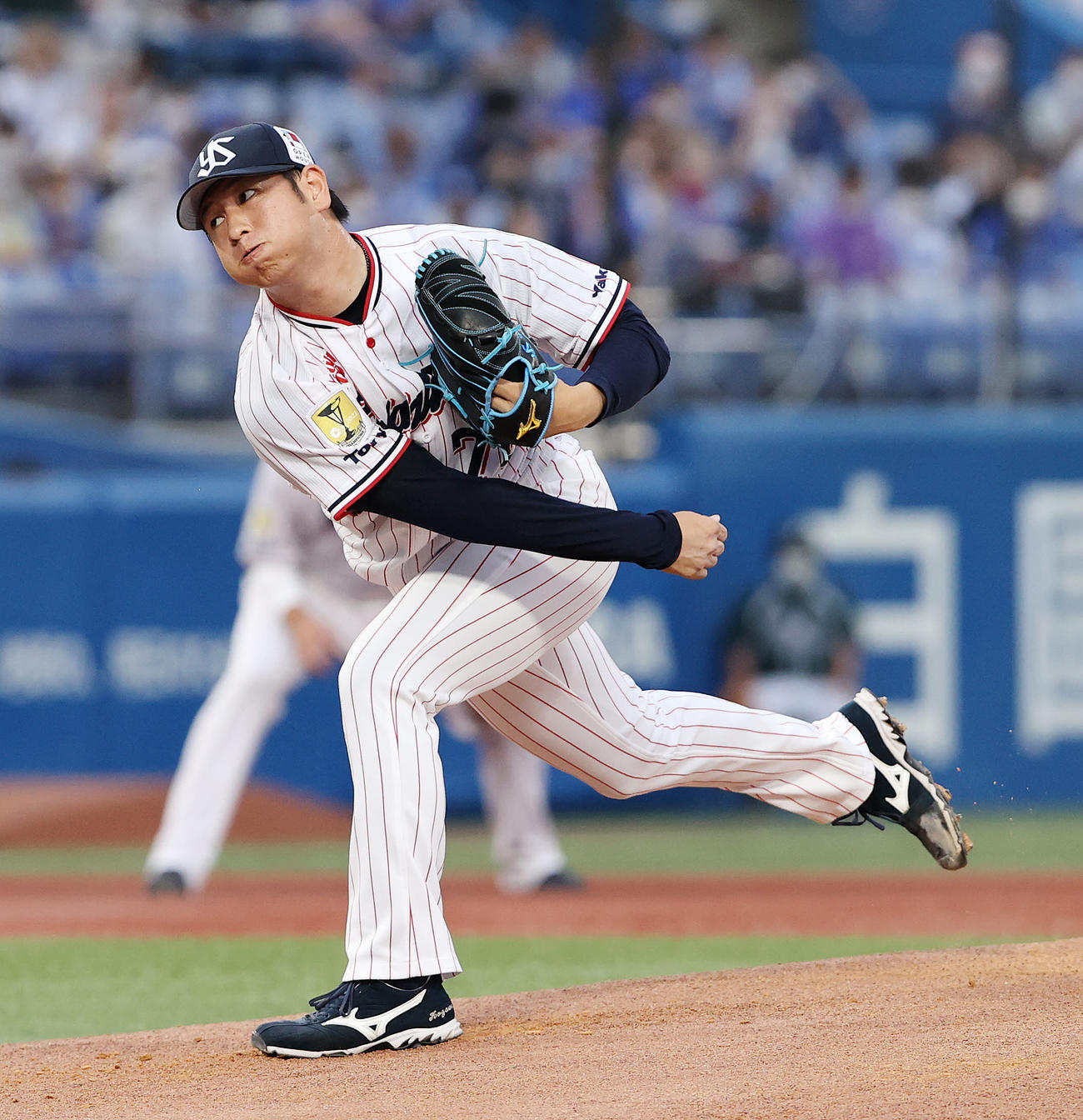 ヤクルト対DeNA　力投するヤクルト先発の小沢（撮影・鈴木正人）