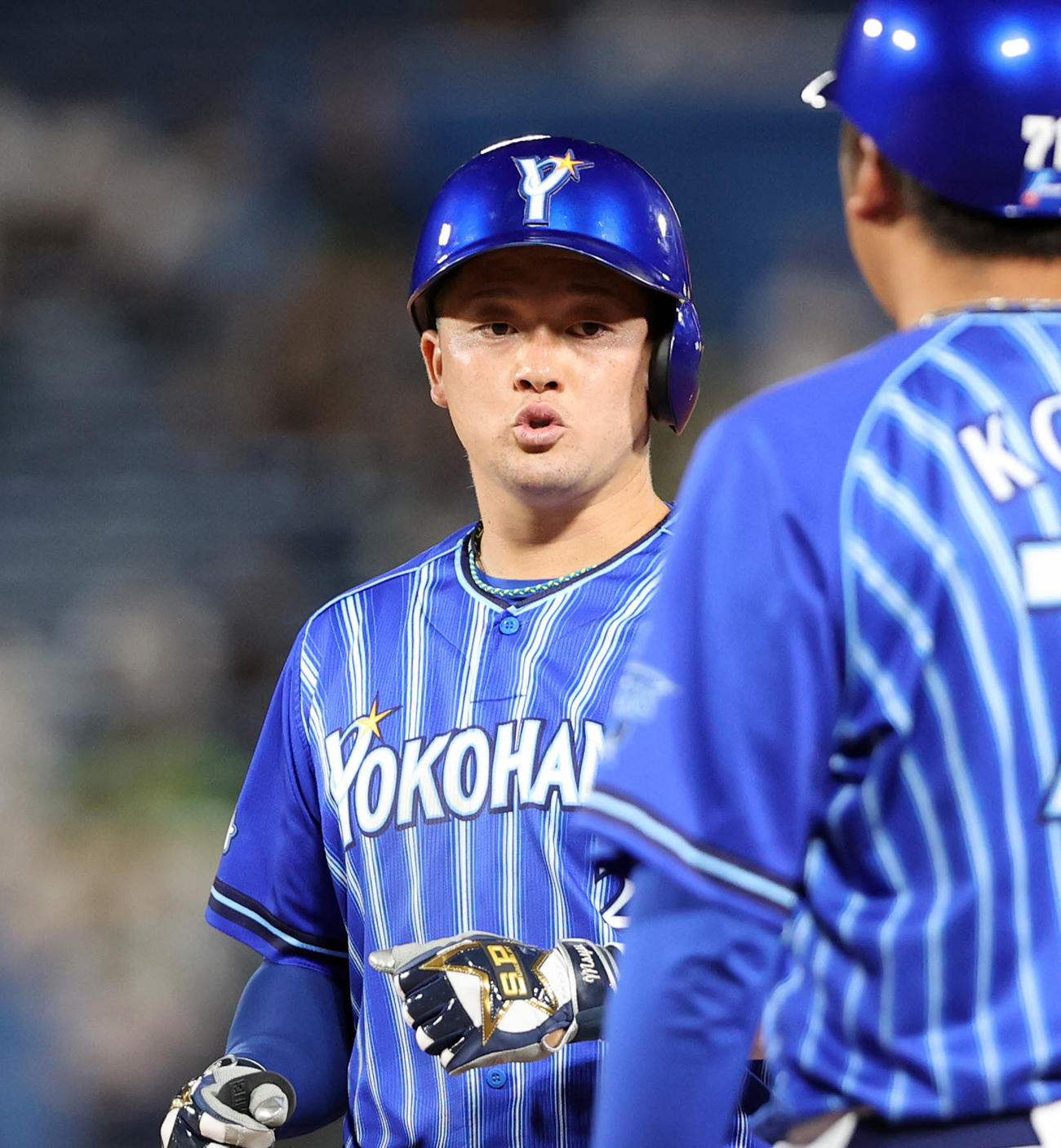 ヤクルト対DeNA 9回表DeNA2死三塁、牧は左前適時打を放つ（撮影・鈴木正人）