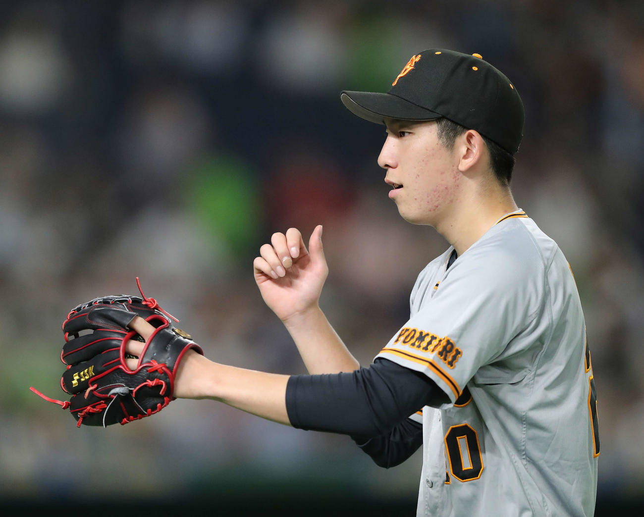 巨人対ヤクルト　3回表を3者凡退に抑える戸郷（撮影・河田真司）