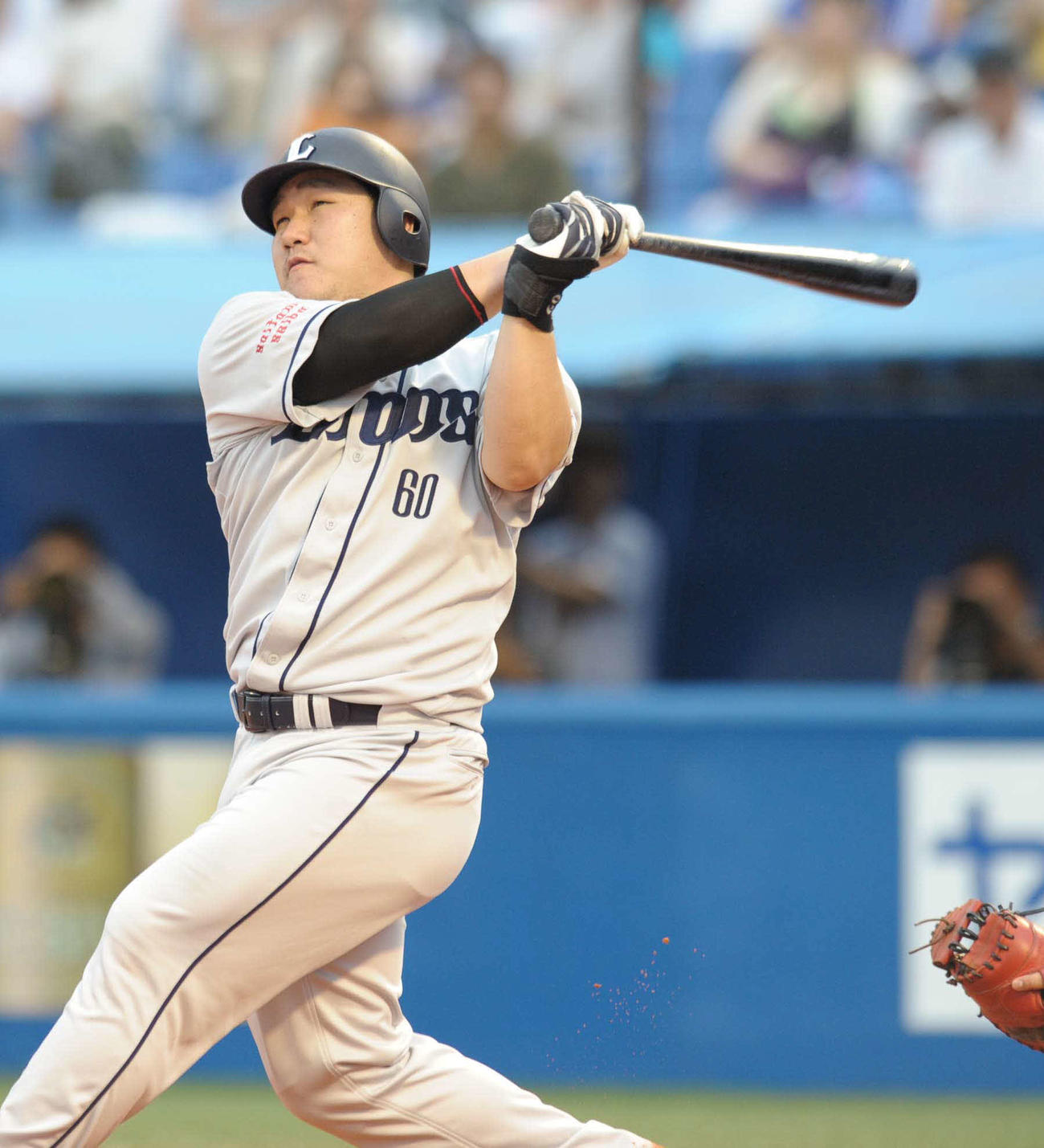 09年6月、ヤクルトとの交流戦で空振り三振に倒れる中村