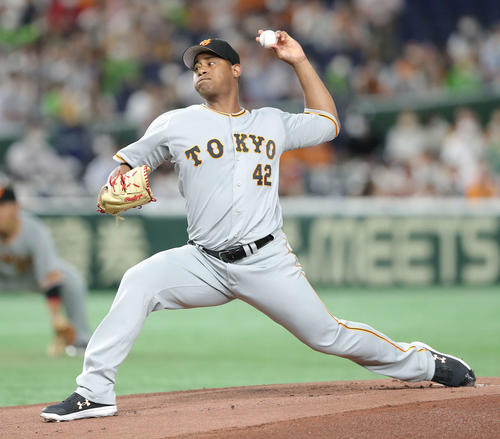 巨人対ヤクルト　巨人先発のメルセデス（撮影・河田真司）