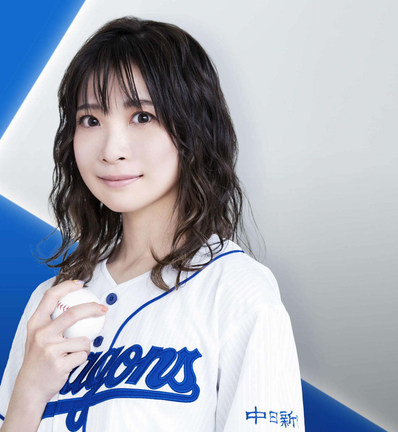始球式をするMay‘n