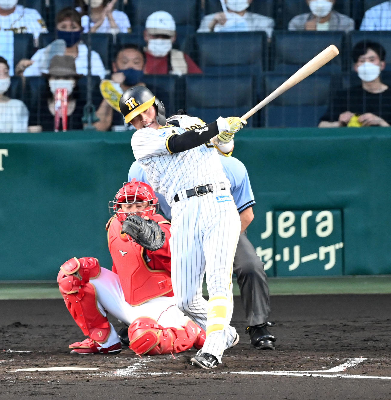 阪神対広島　4回裏阪神2死満塁、北條は左前2点適時打を放つ（撮影・前岡正明）