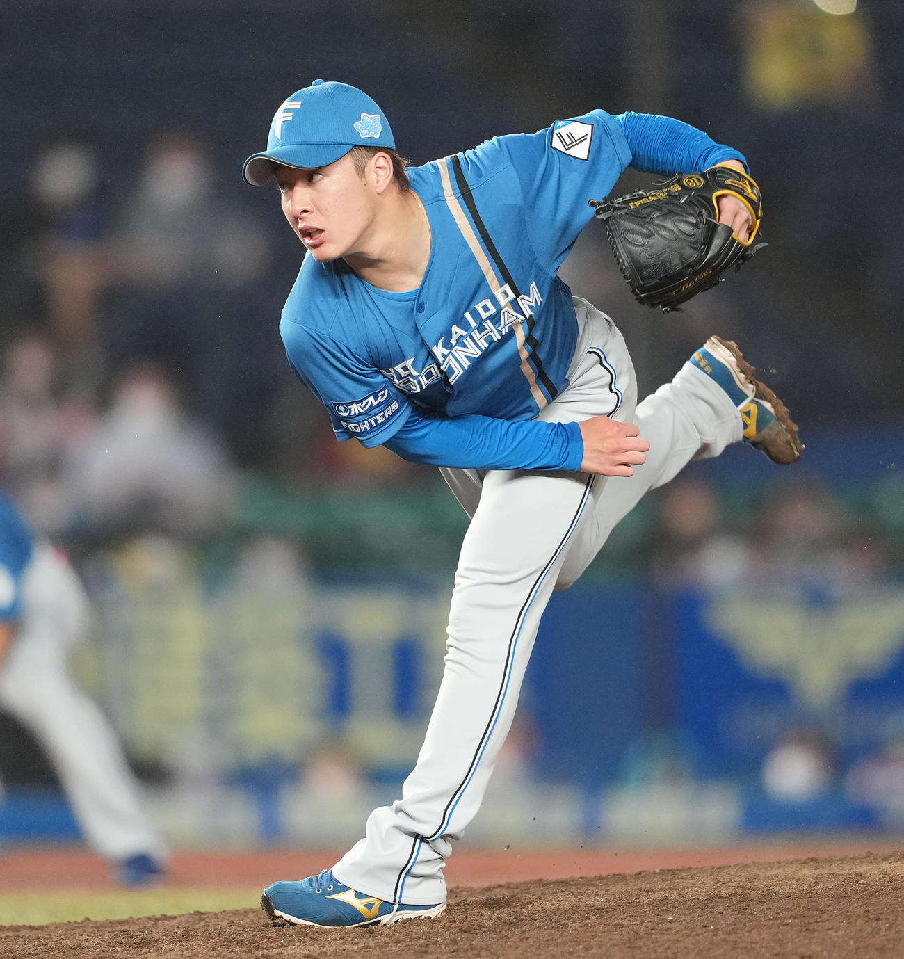 ロッテ対日本ハム　7回裏から4番手で登板した日本ハム吉田（撮影・鈴木みどり）