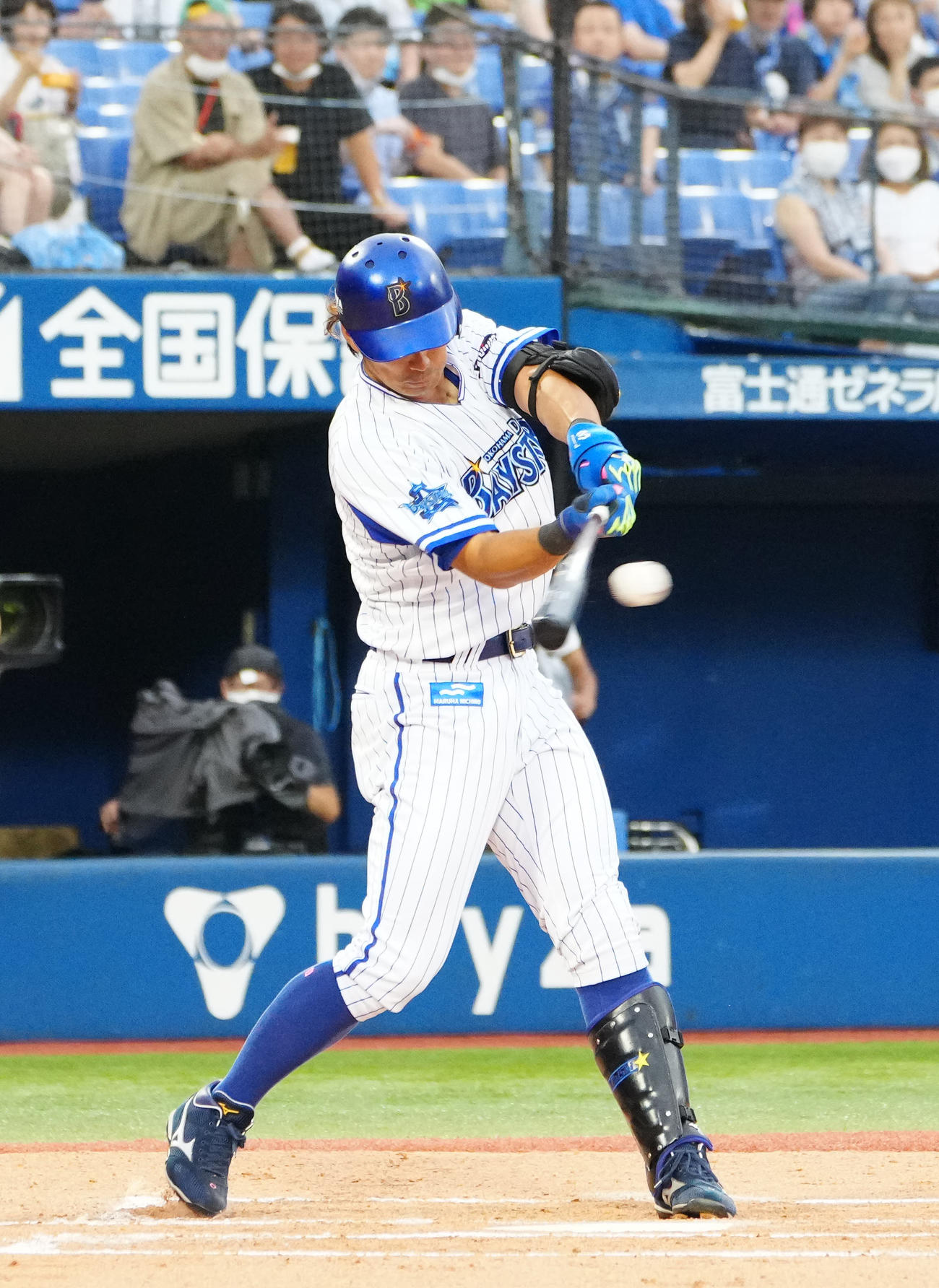 DeNA対中日　1回裏DeNA無死三塁、右前に先制適時打を放つ大田（撮影・江口和貴）