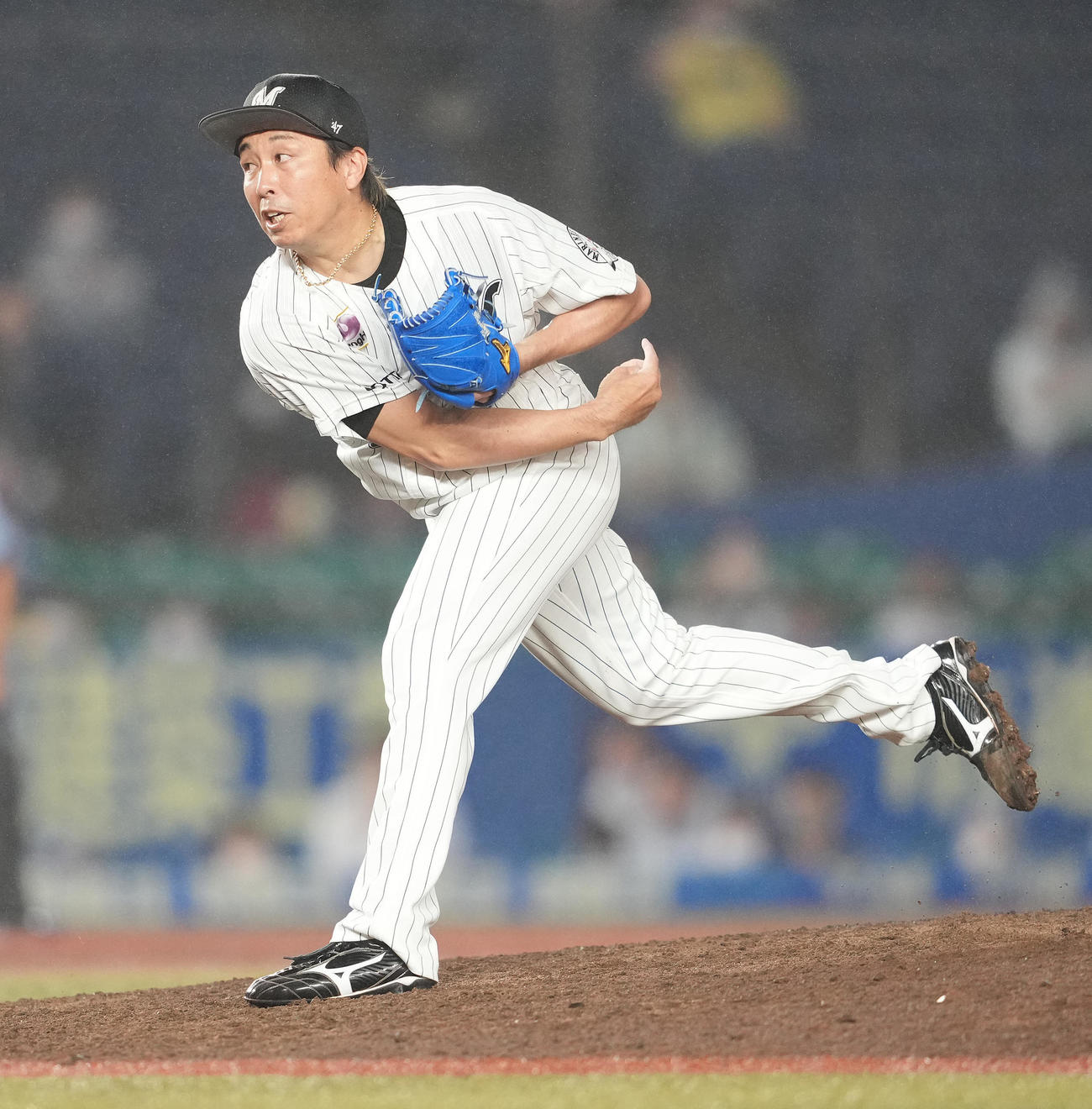ロッテ対日本ハム　9回表から5番手で登板したロッテ益田（撮影・鈴木みどり）